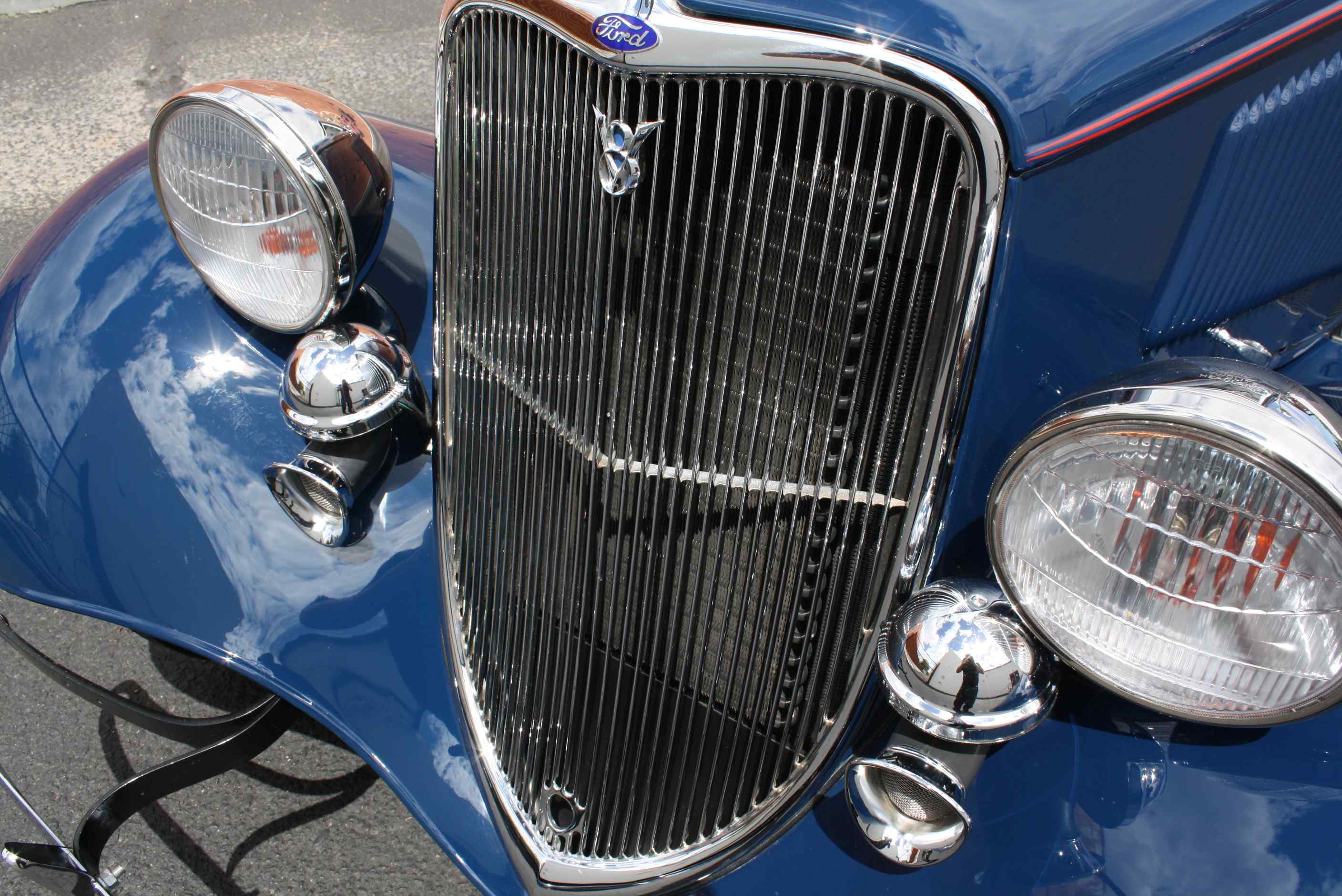 1933 Ford Cabriolet.