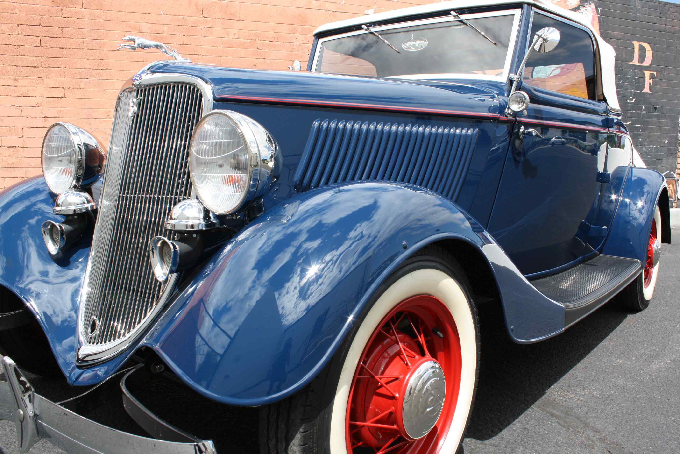 1933 Ford Cabriolet.