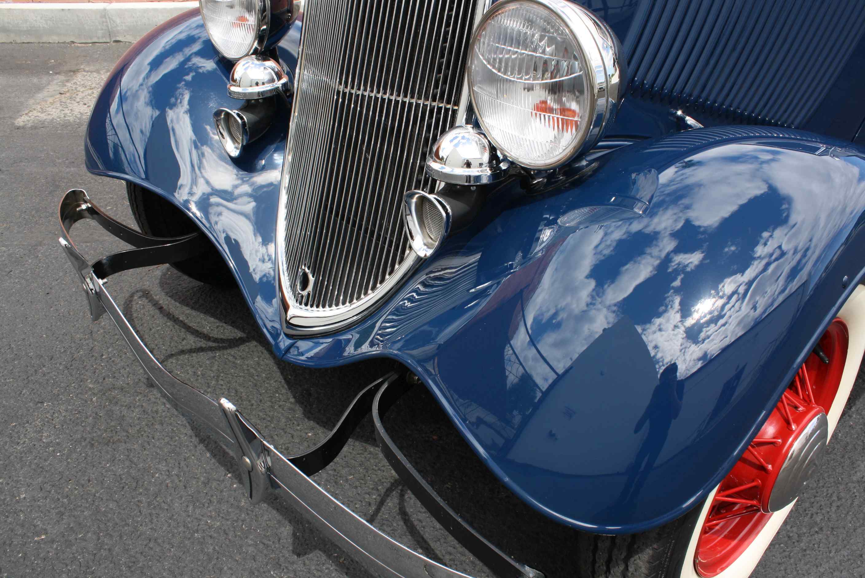 1933 Ford Cabriolet.