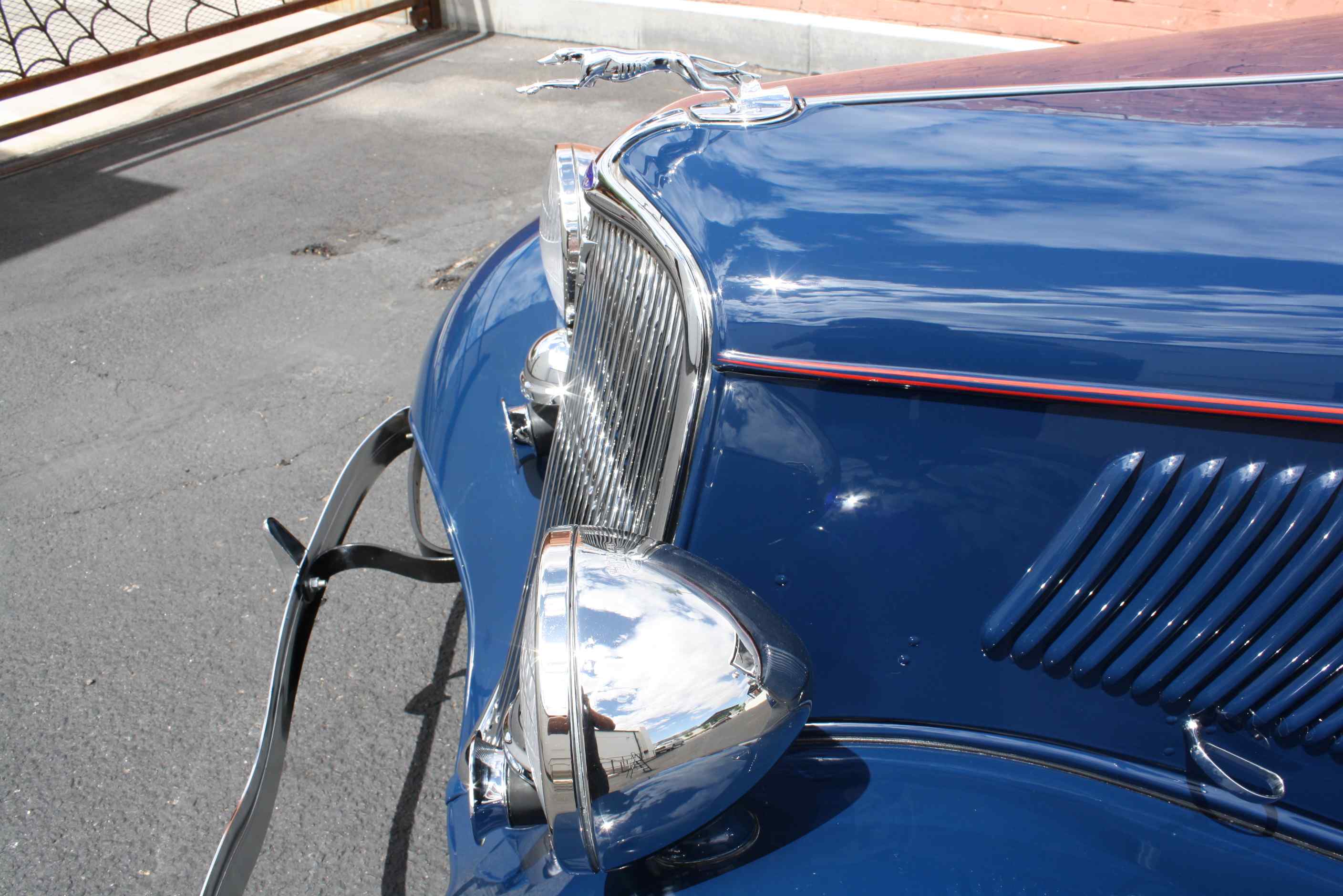 1933 Ford Cabriolet.