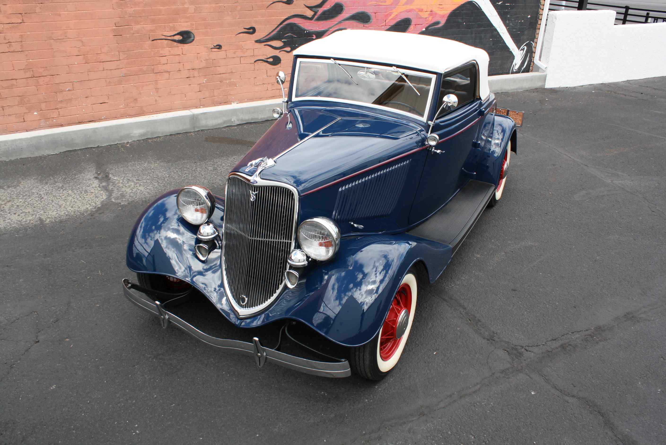 1933 Ford Cabriolet.