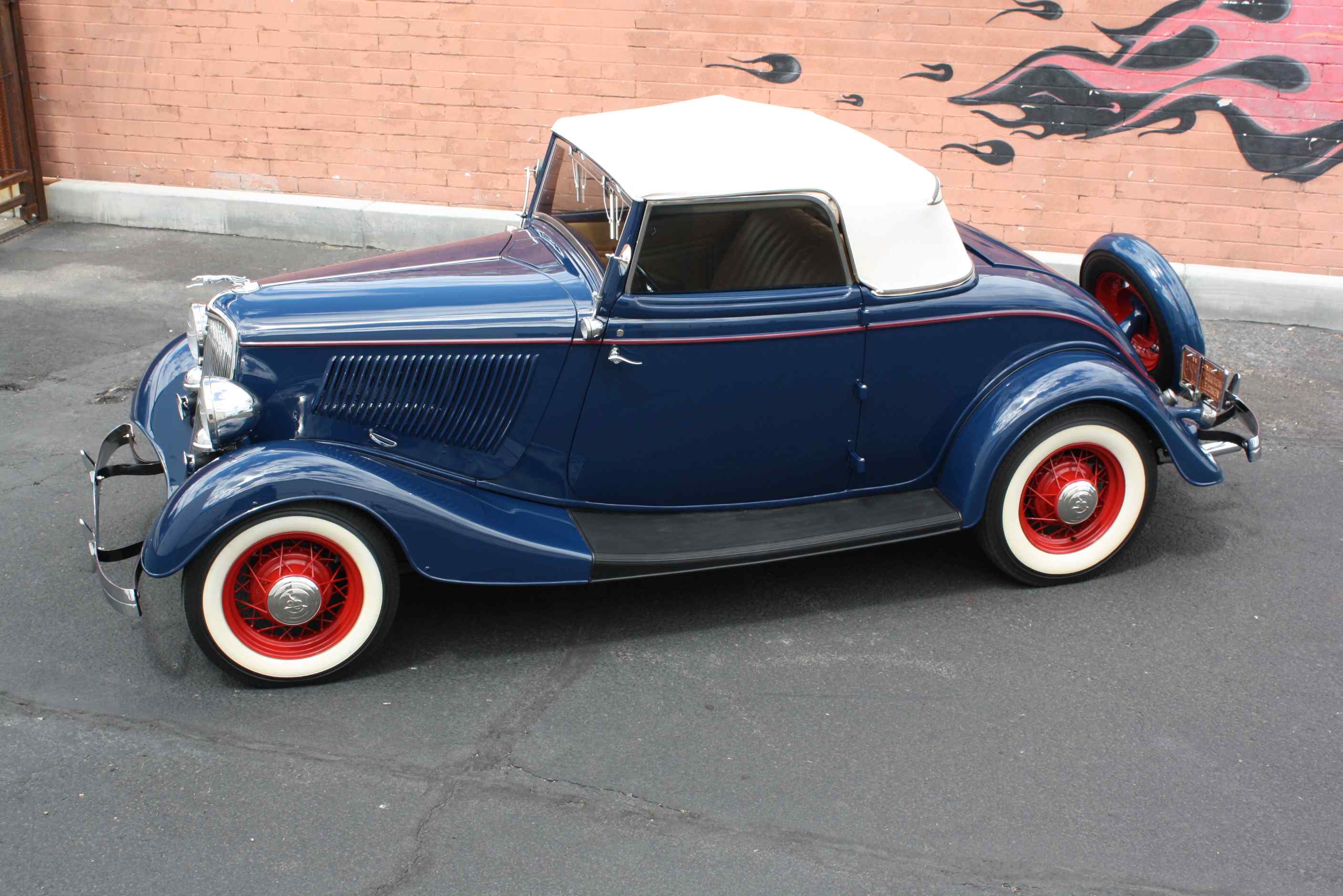 1933 Ford Cabriolet.
