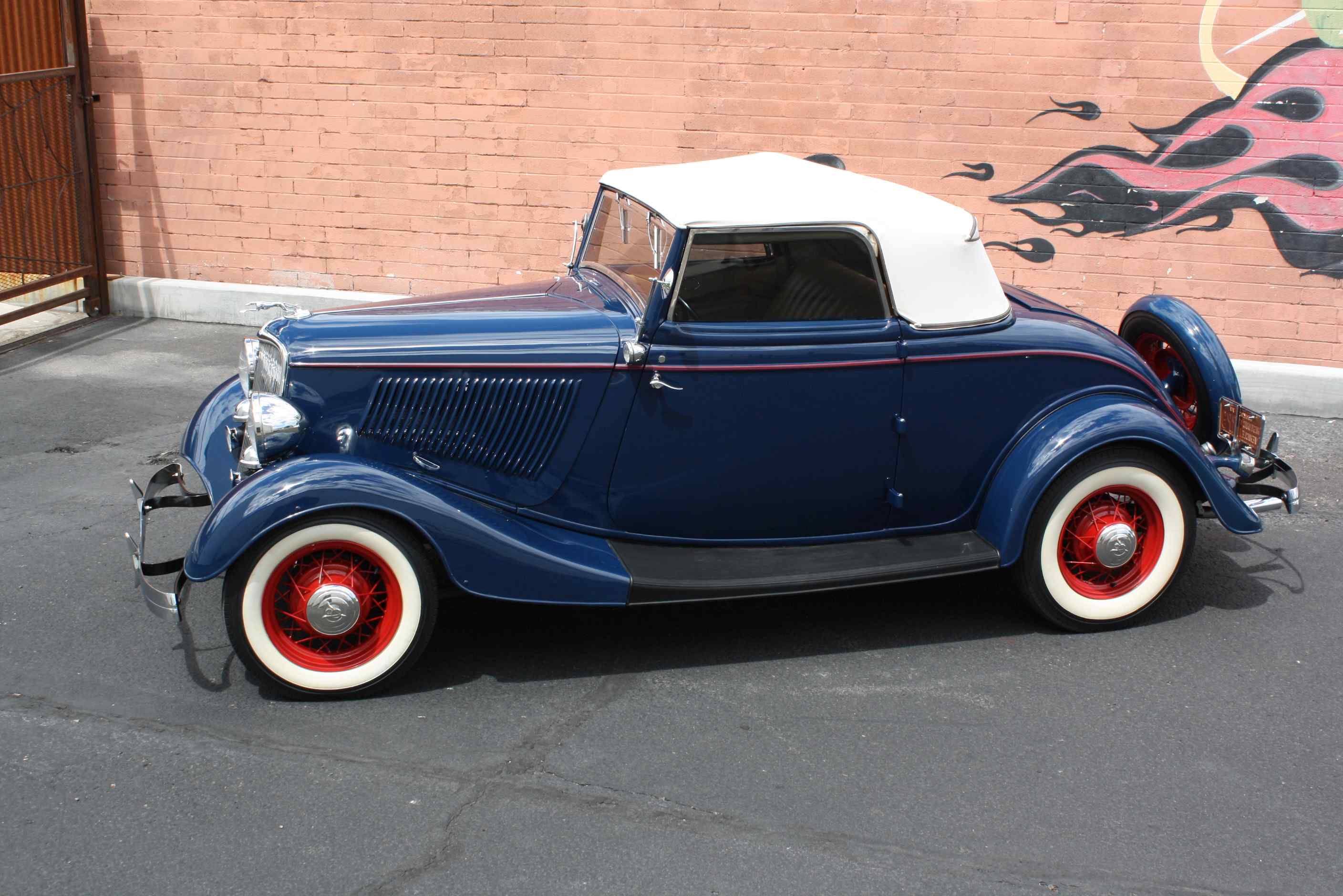 1933 Ford Cabriolet.