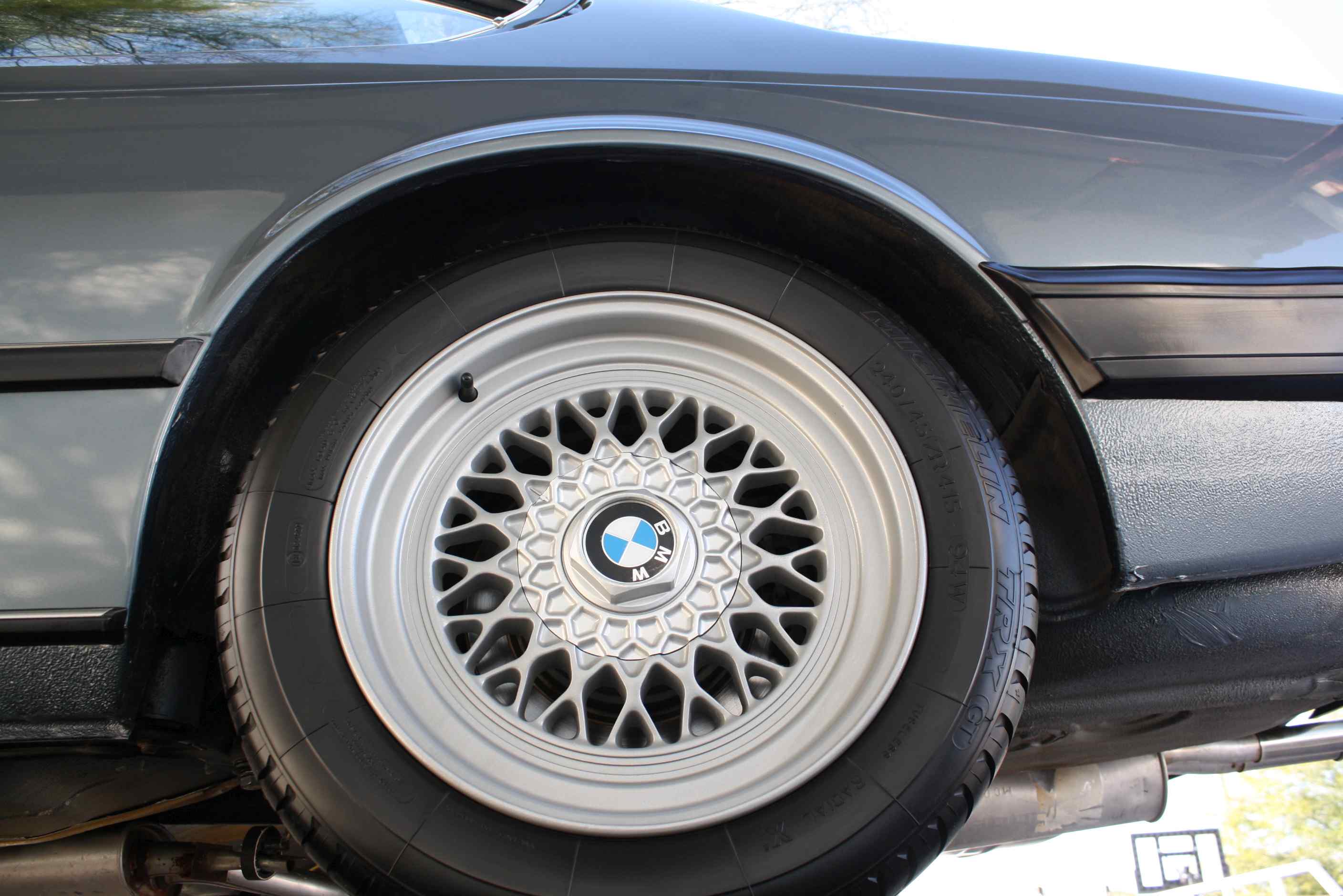 1984 633CSi