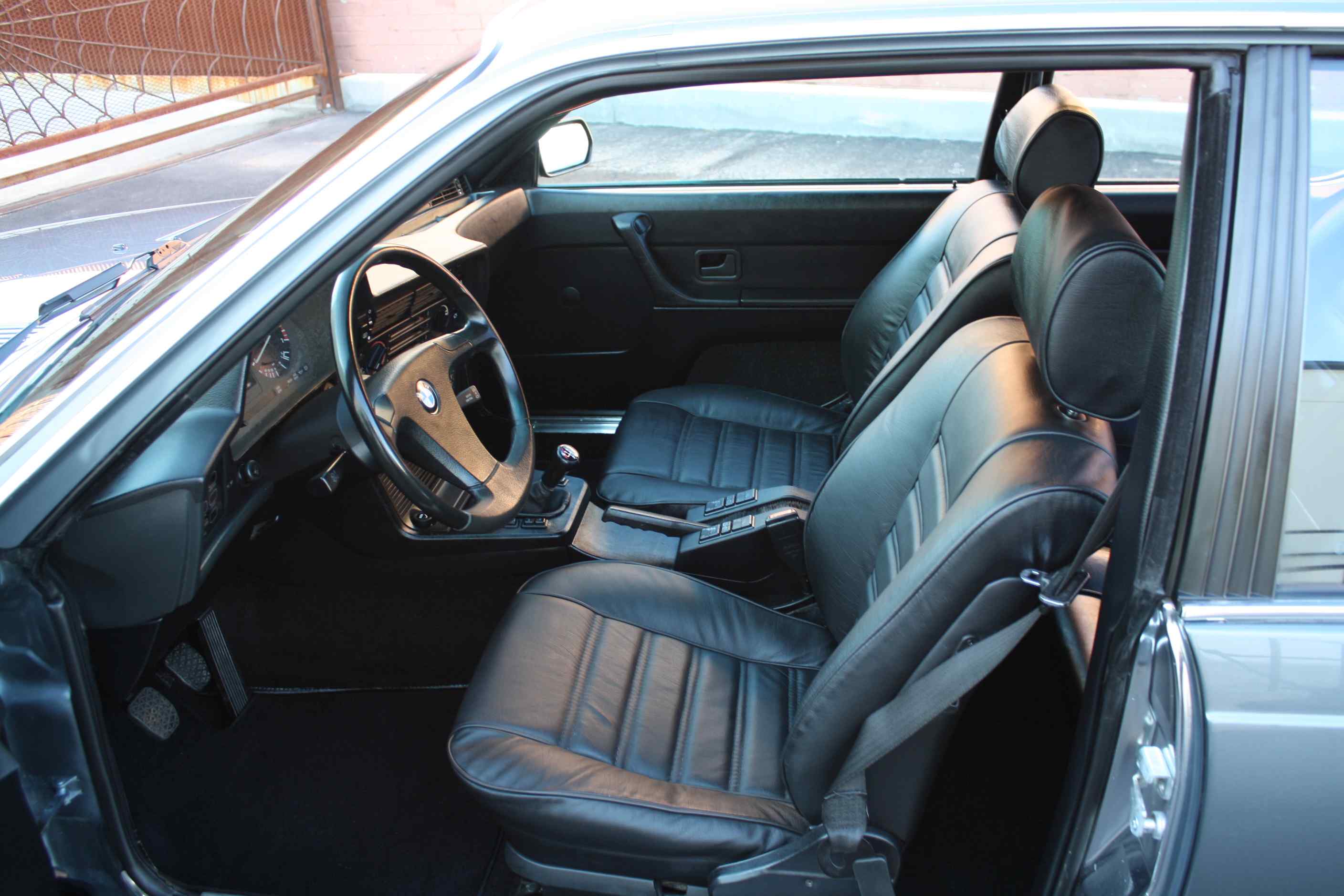 1984 633CSi