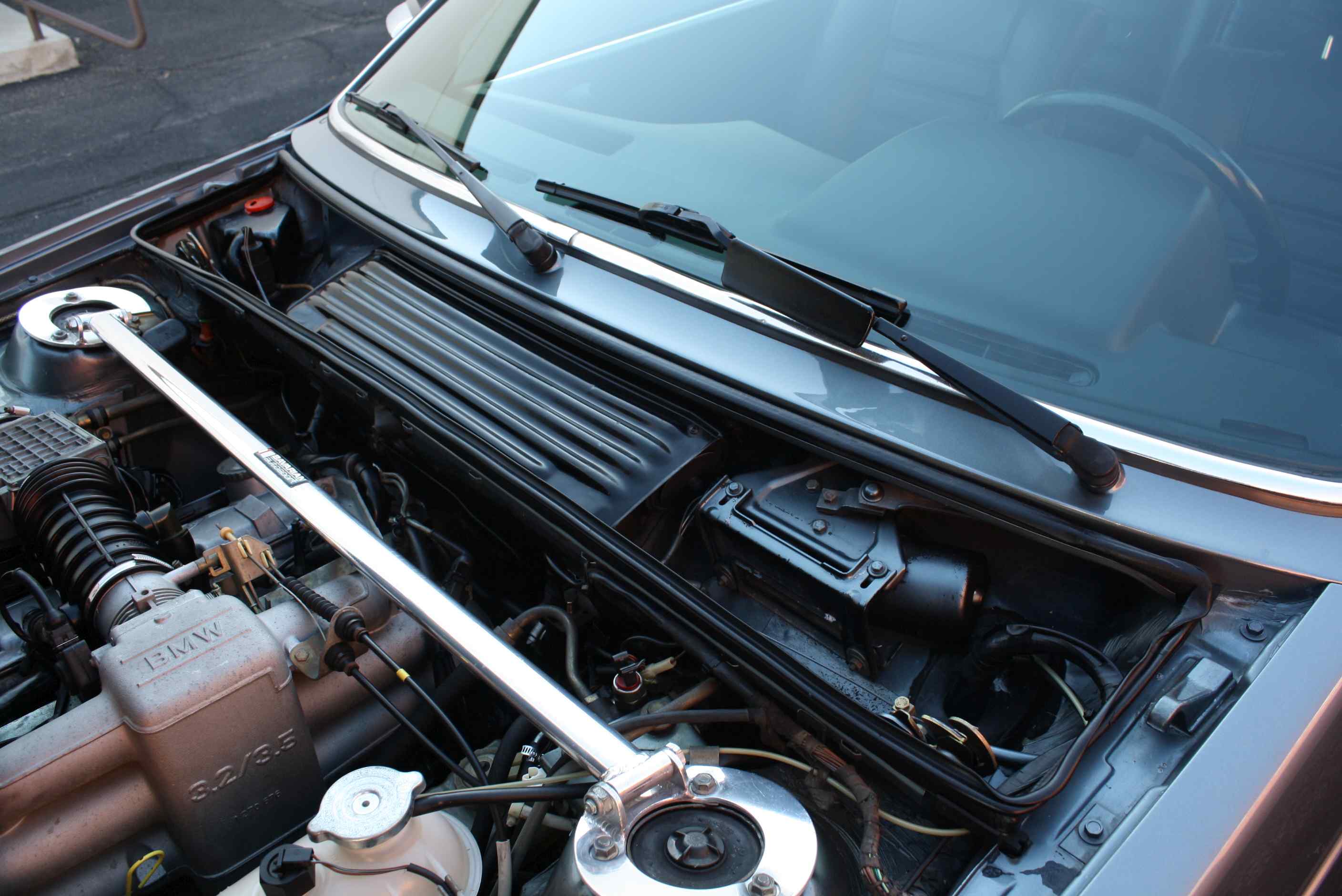 1984 633CSi