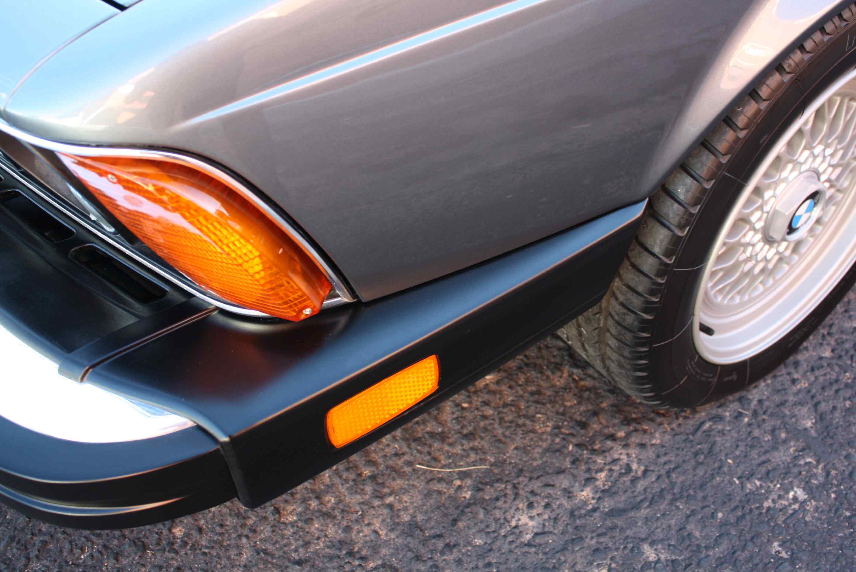 1984 633CSi