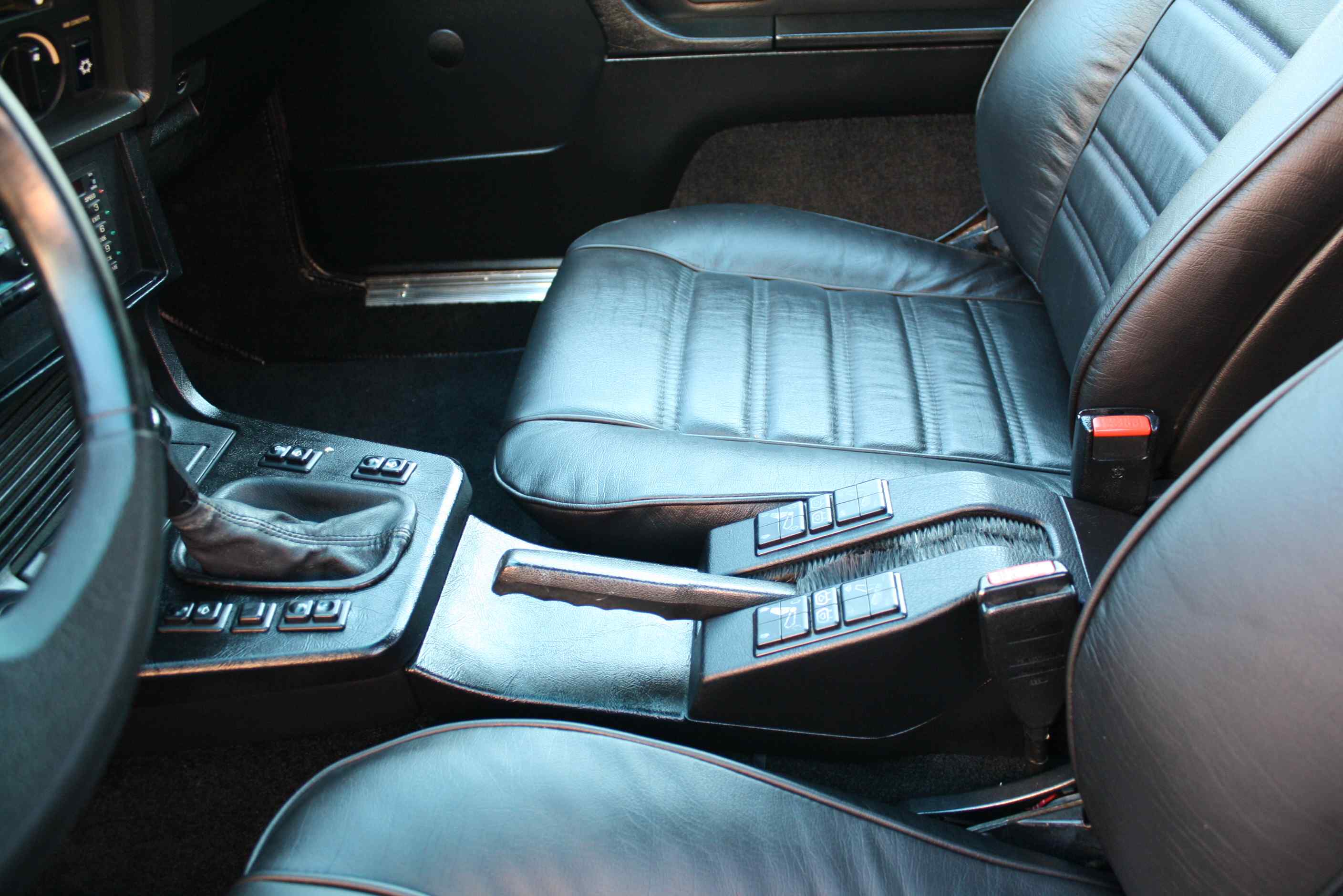 1984 633CSi