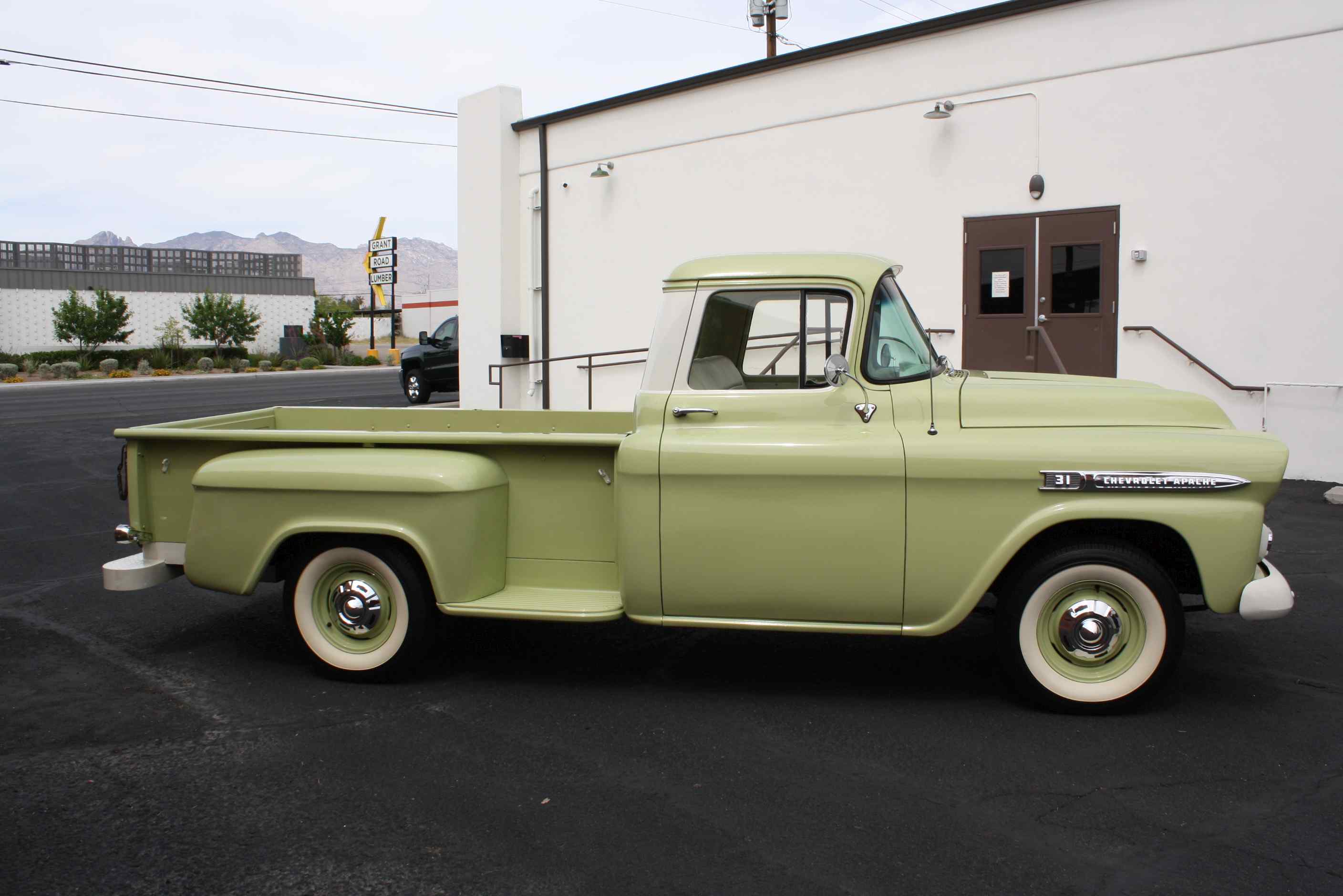 1958 Chevrolet Apache Pickup