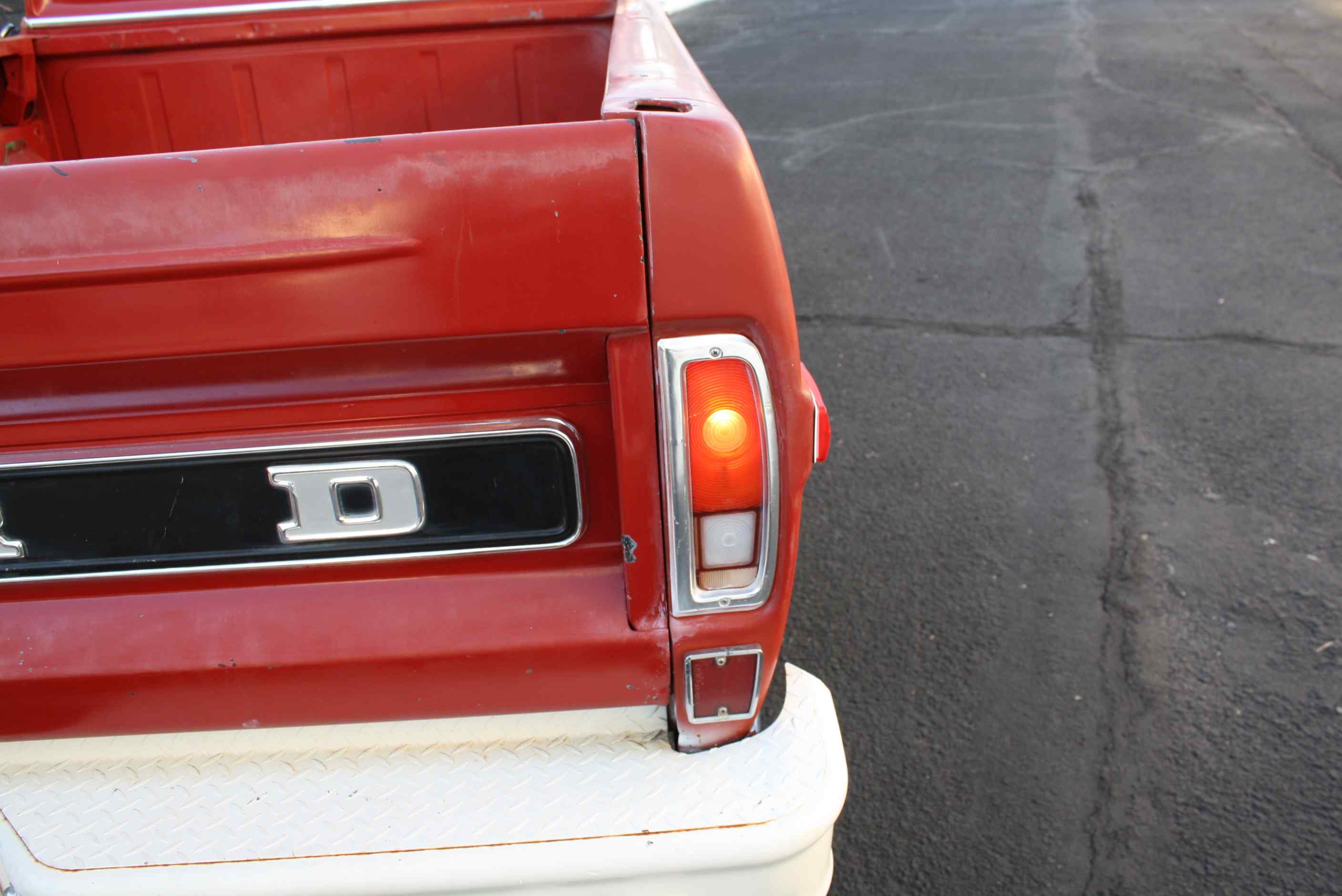 1972 Ford Sports Custom Cab 3/4 ton pickup