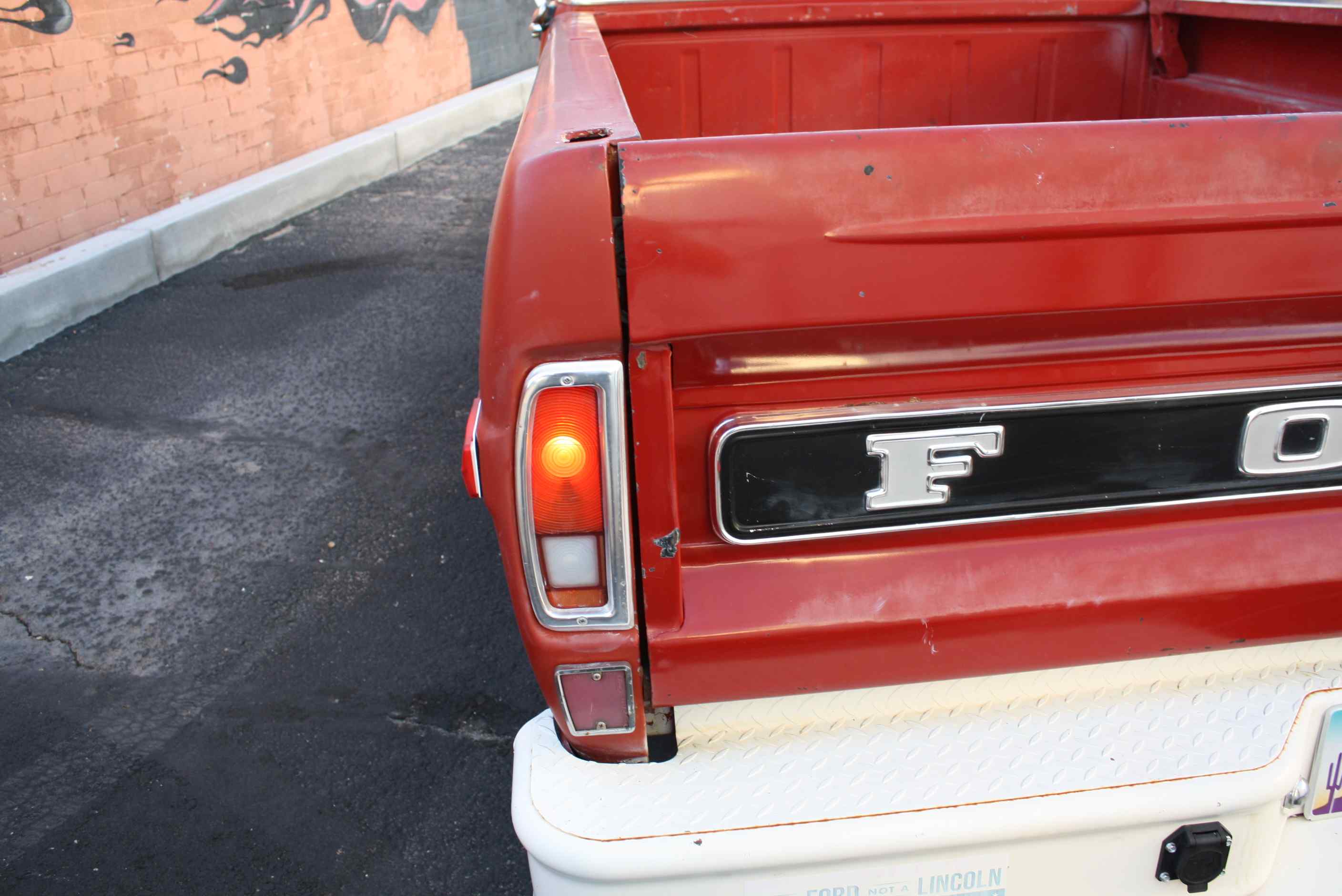1972 Ford Sports Custom Cab 3/4 ton pickup