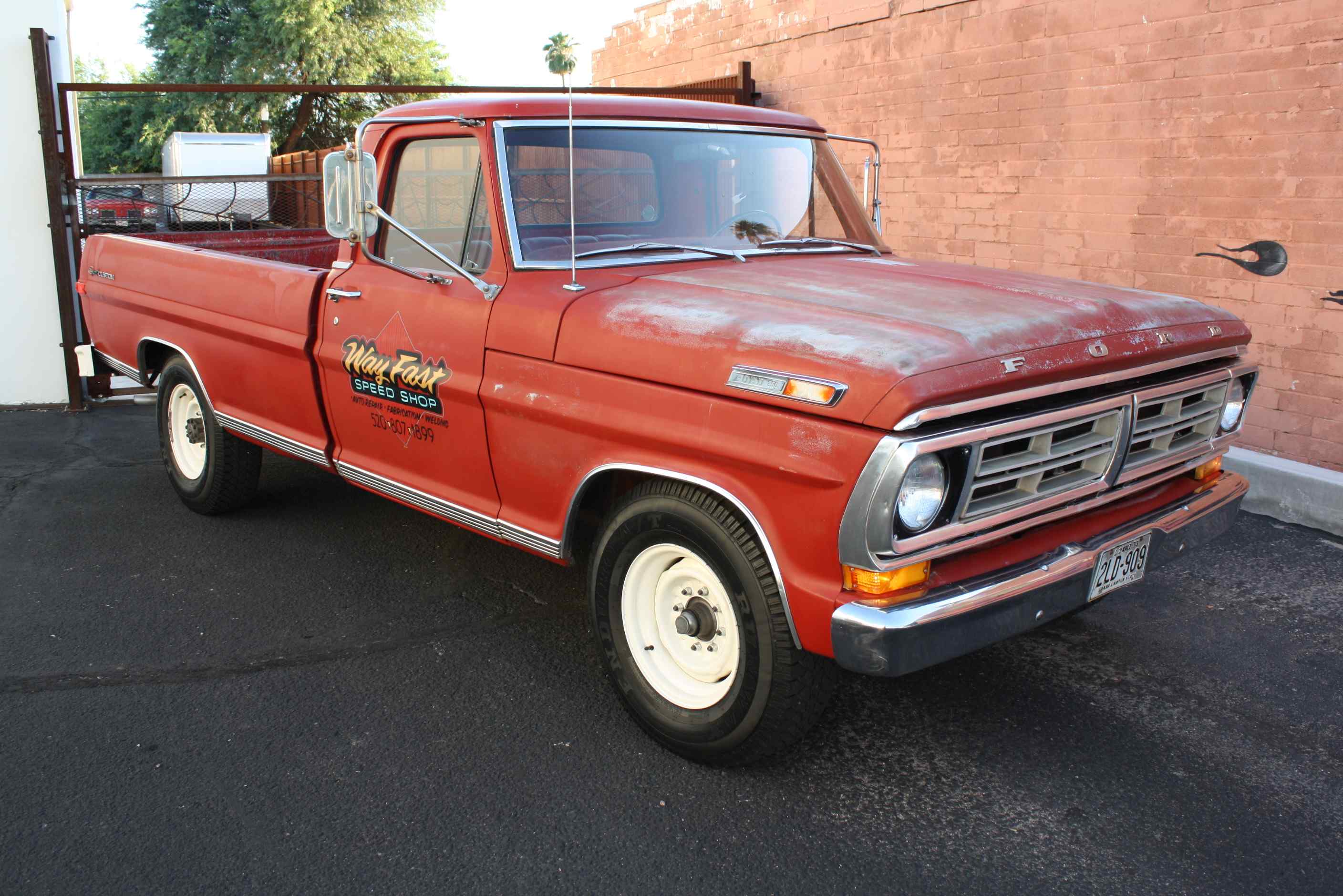 1972 Ford Sports Custom Cab 3/4 ton pickup