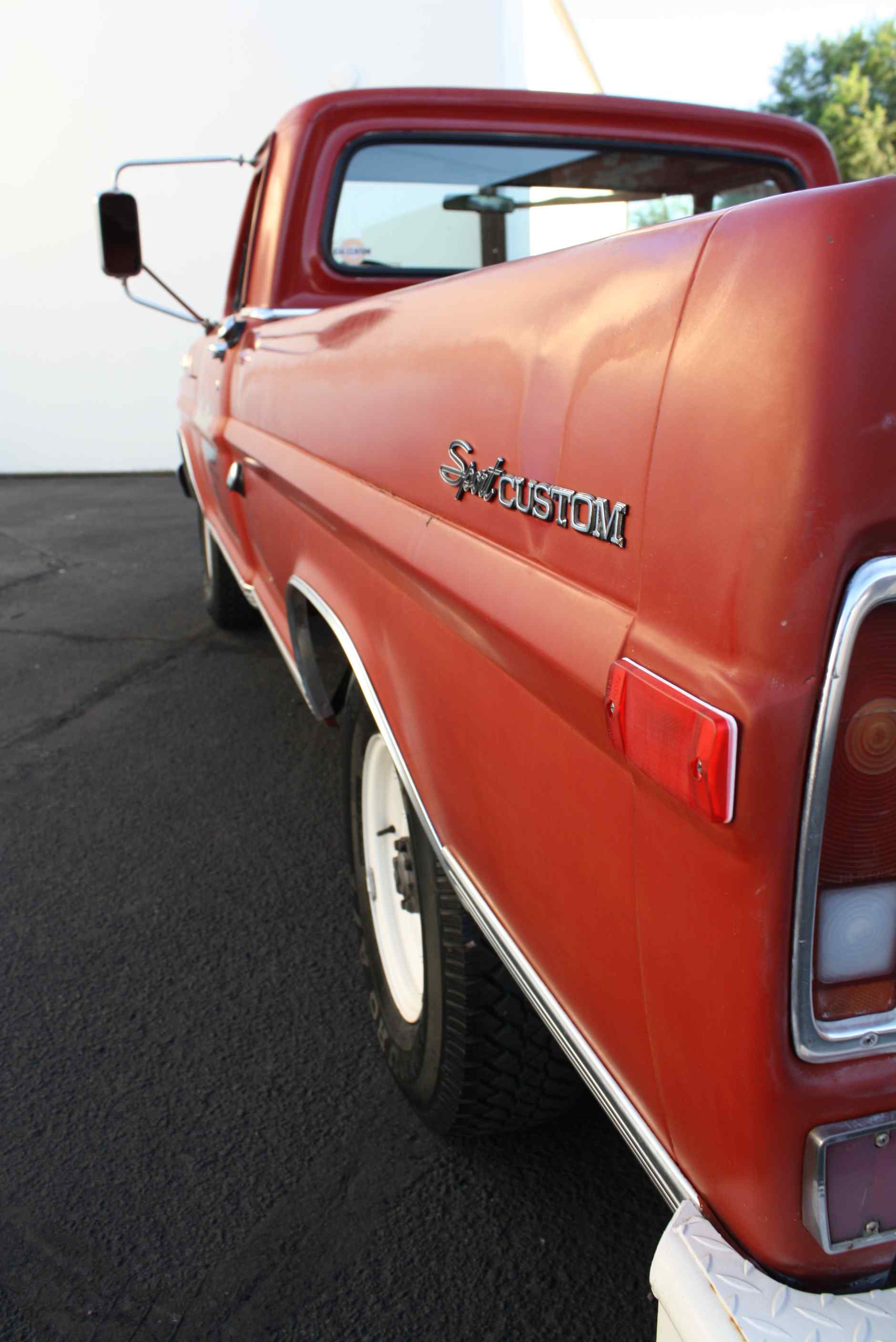 1972 Ford Sports Custom Cab 3/4 ton pickup
