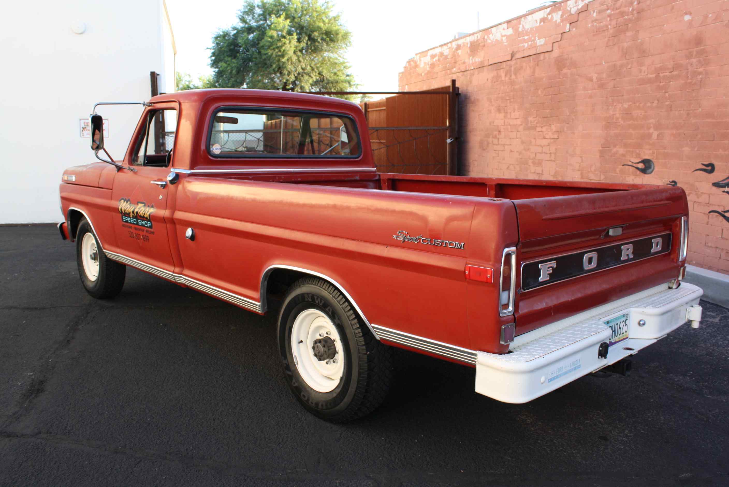 1972 Ford Sports Custom Cab 3/4 ton pickup