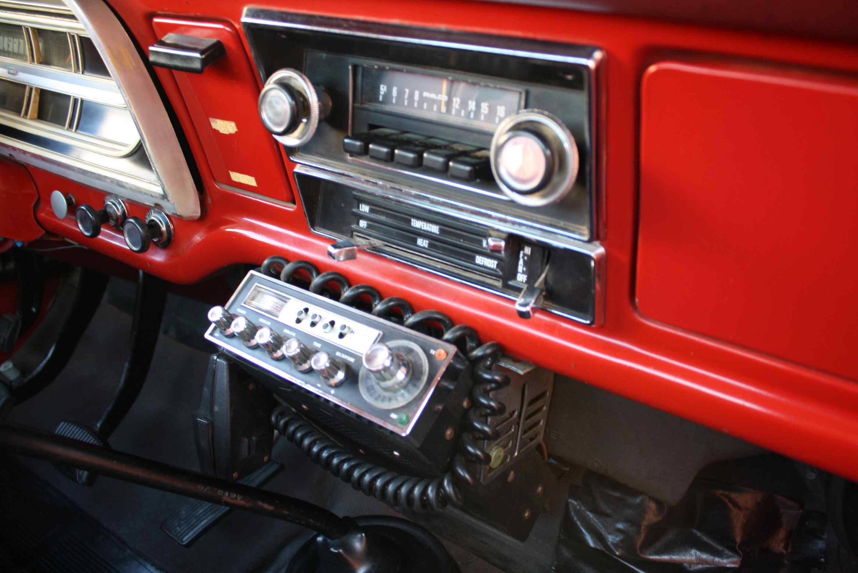 1972 Ford Sports Custom Cab 3/4 ton pickup