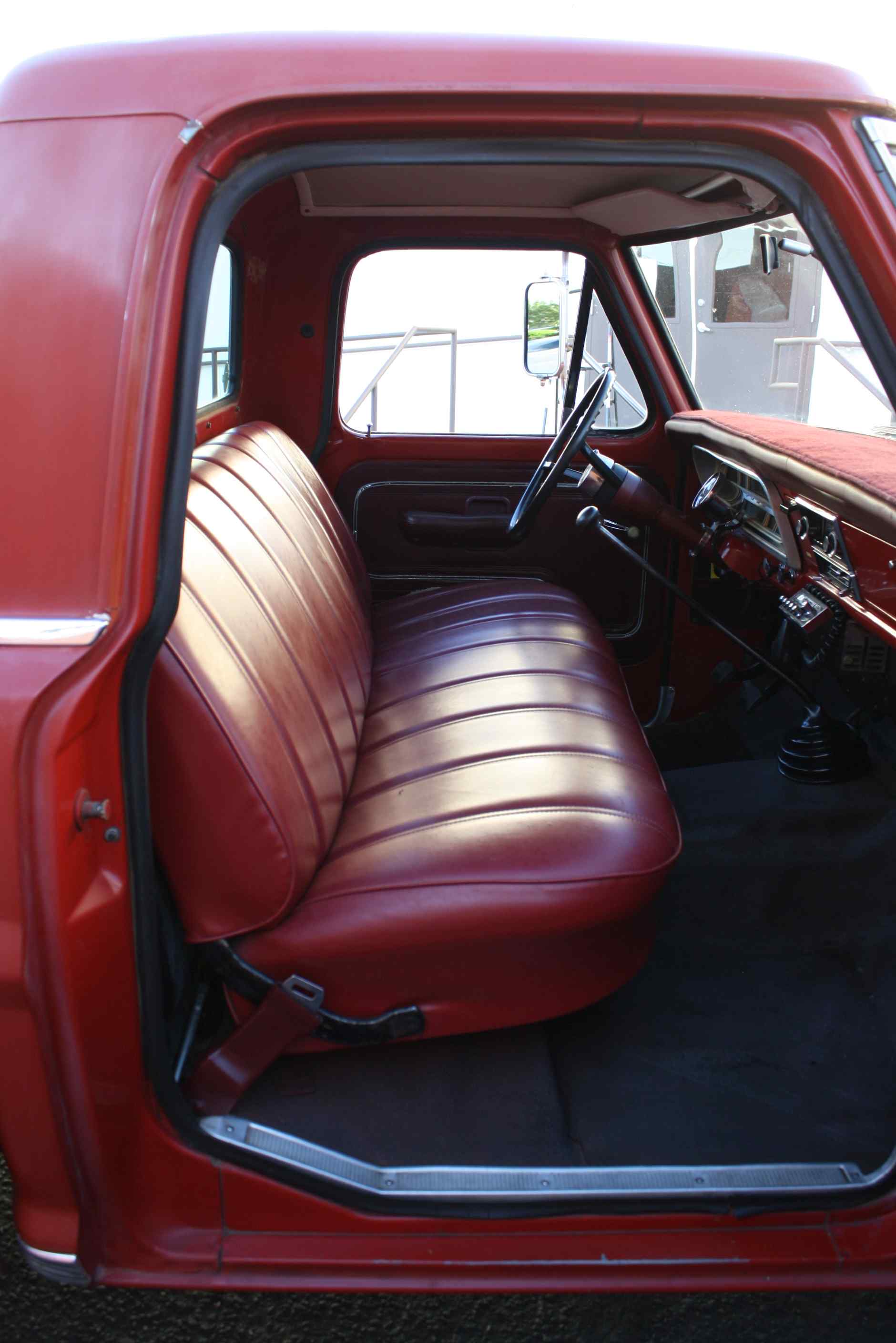 1972 Ford Sports Custom Cab 3/4 ton pickup
