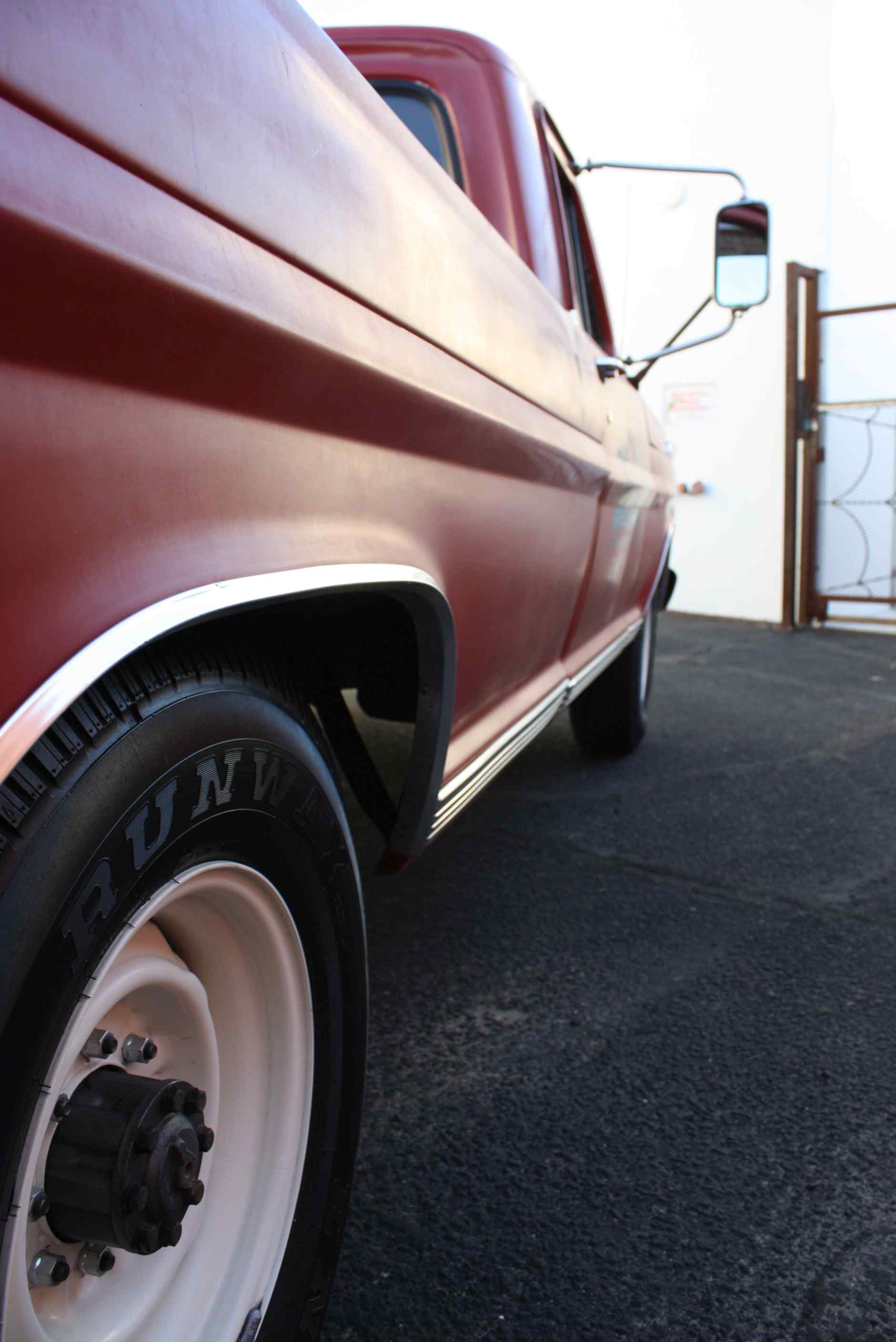 1972 Ford Sports Custom Cab 3/4 ton pickup