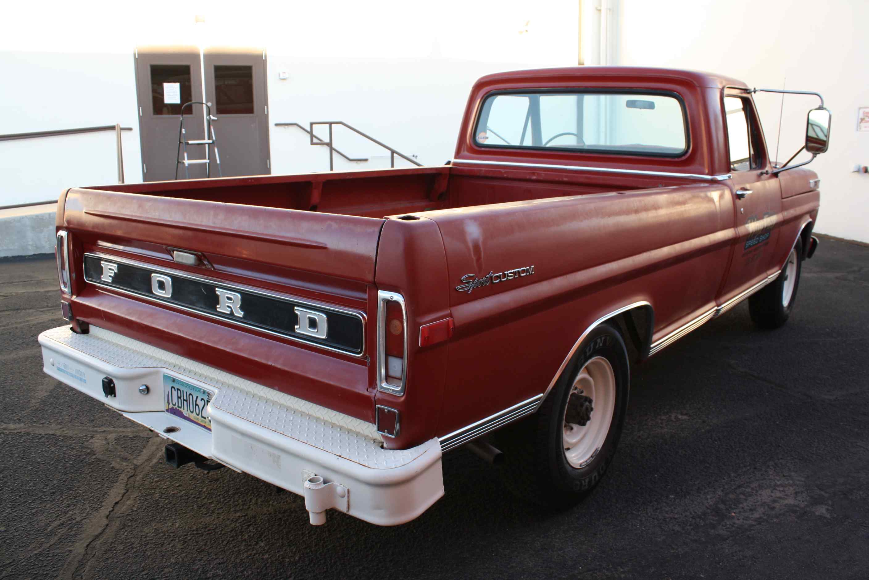1972 Ford Sports Custom Cab 3/4 ton pickup