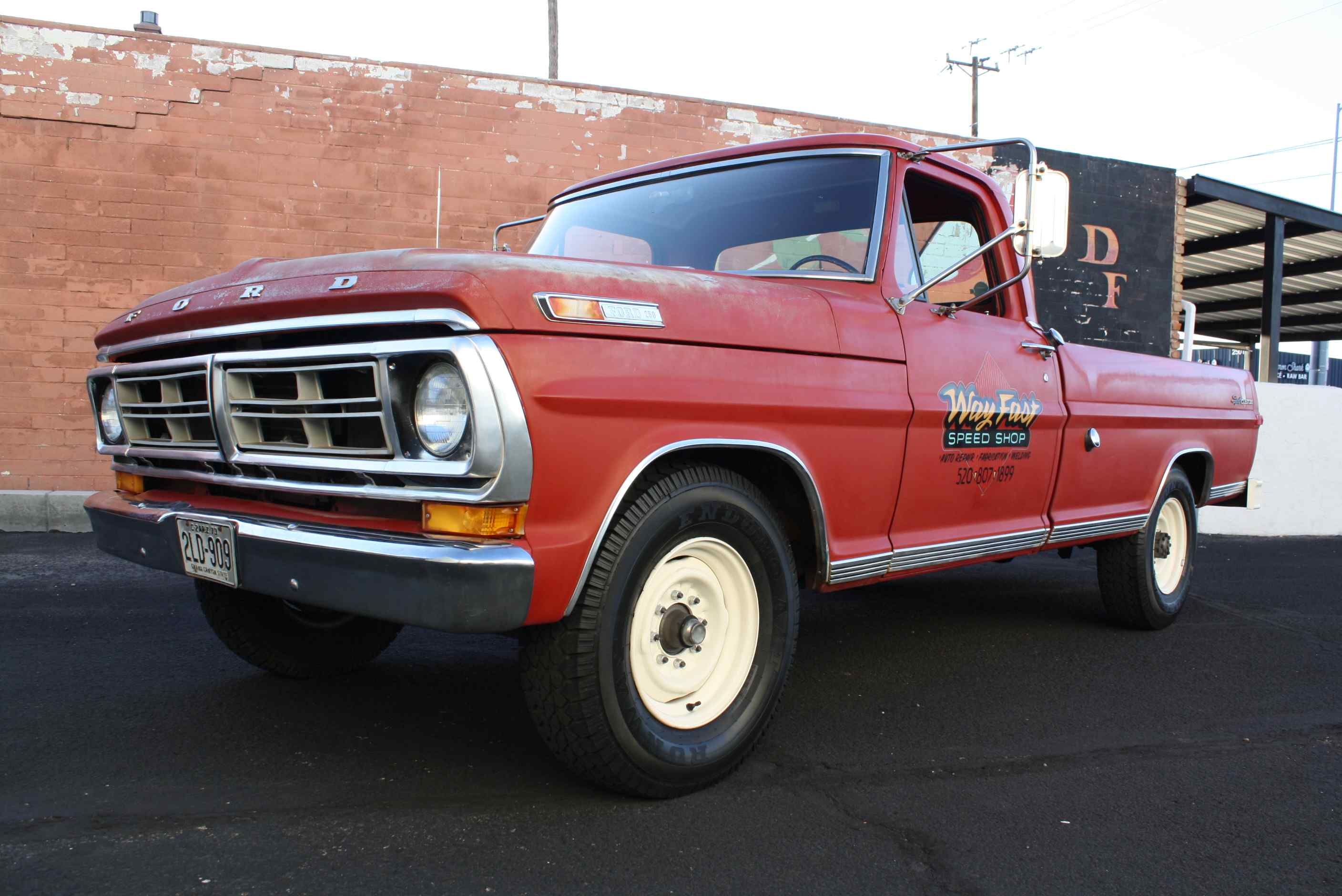 1972 Ford Sports Custom Cab 3/4 ton pickup