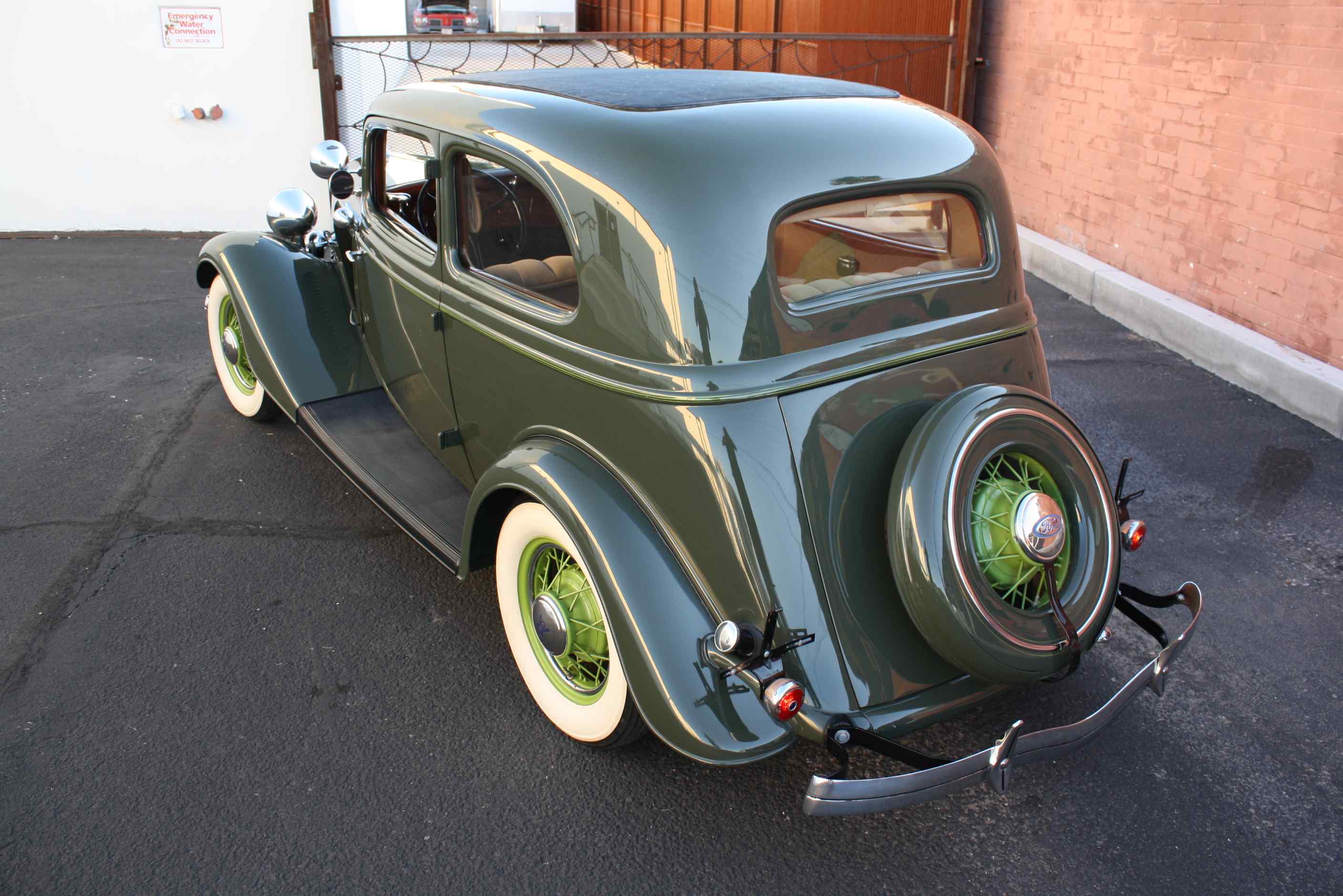 1934 Ford Victoria