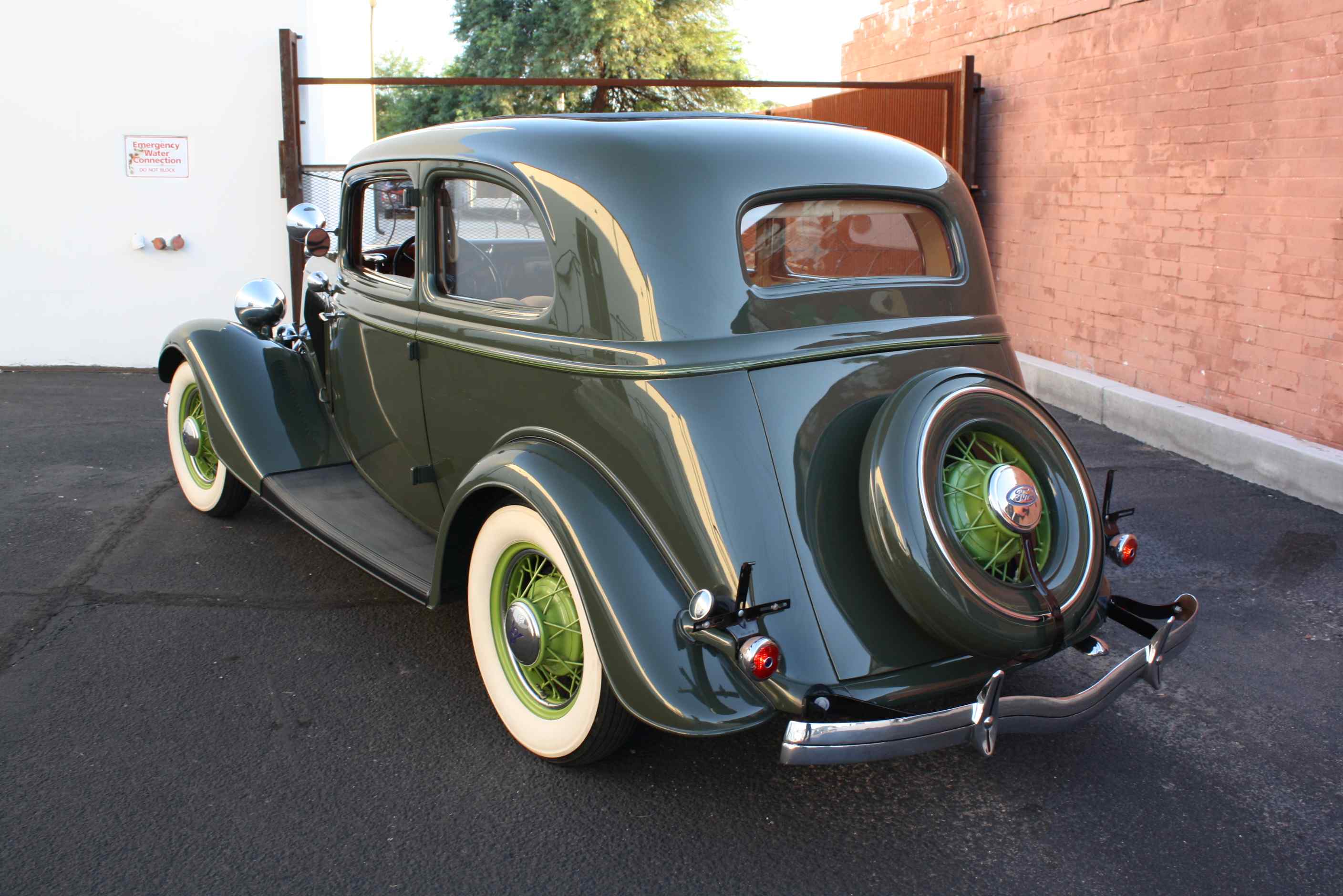 1934 Ford Victoria