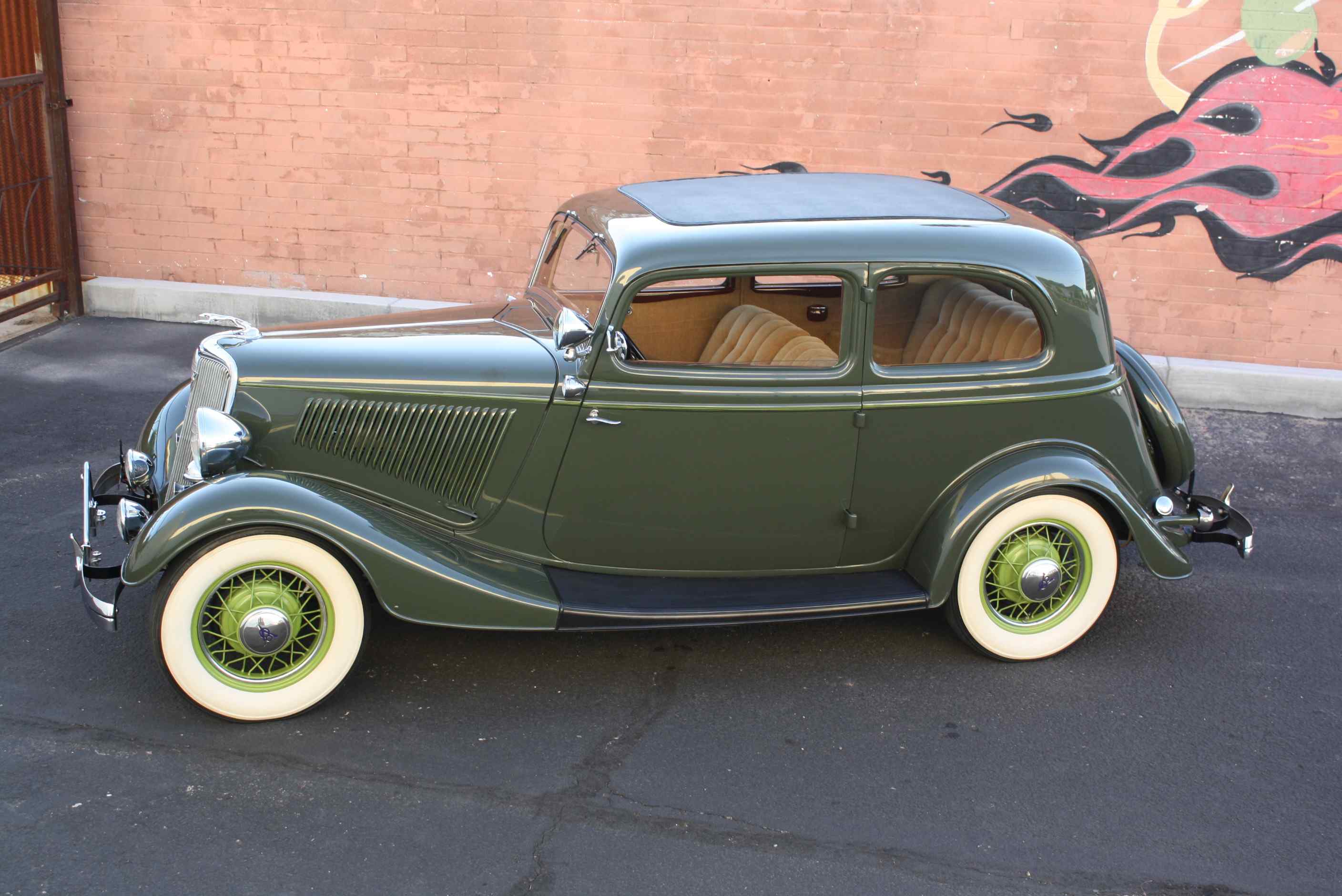 1934 Ford Victoria