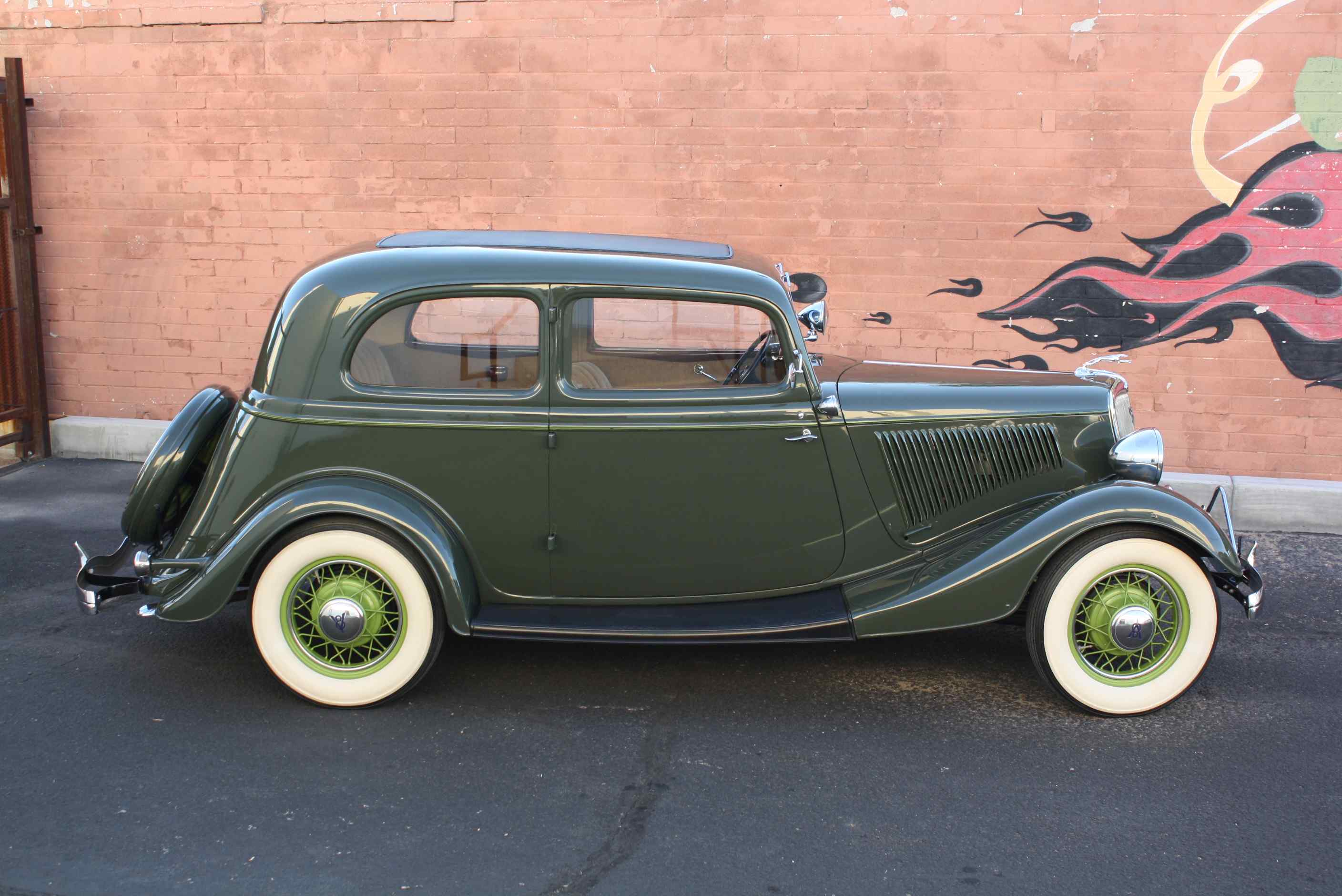 1934 Ford Victoria