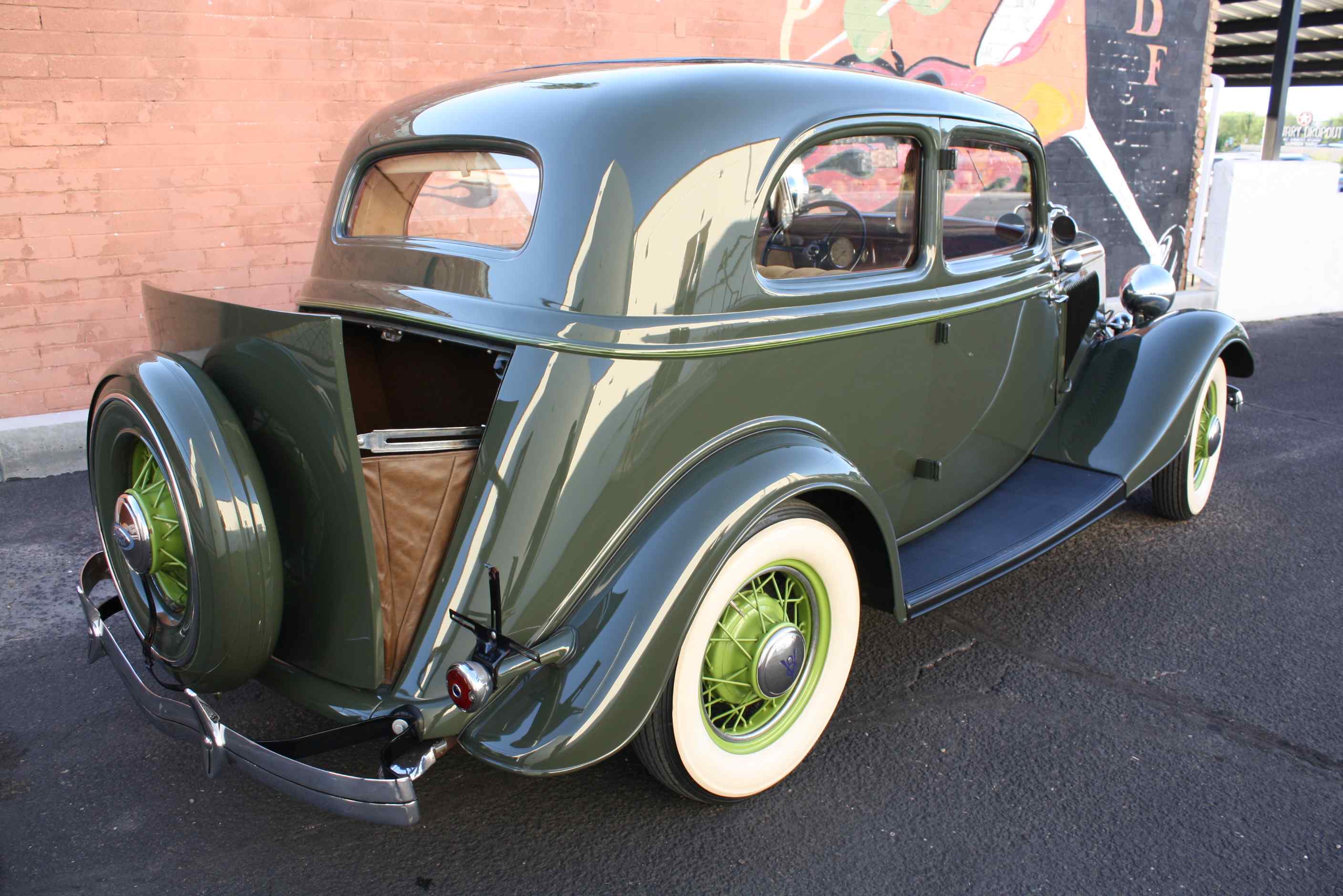 1934 Ford Victoria