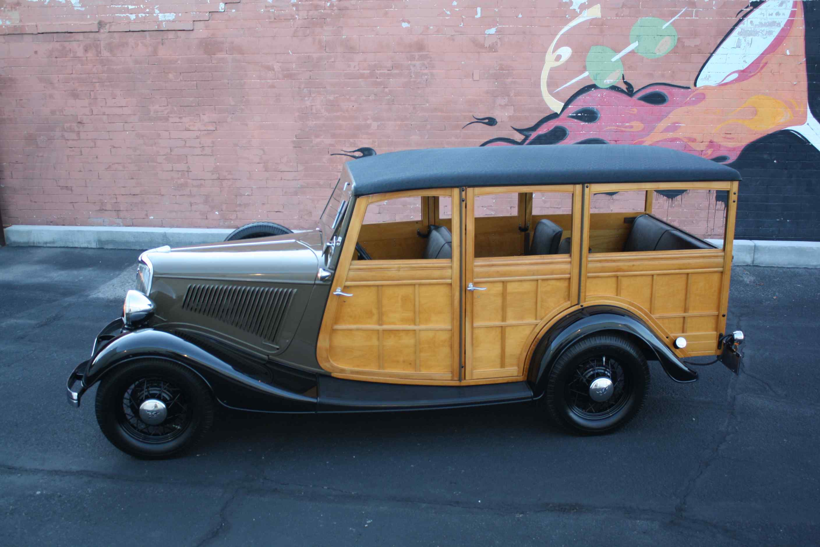 1934 Ford Woody Dearborn Award Winning Car, Grand National Senior.