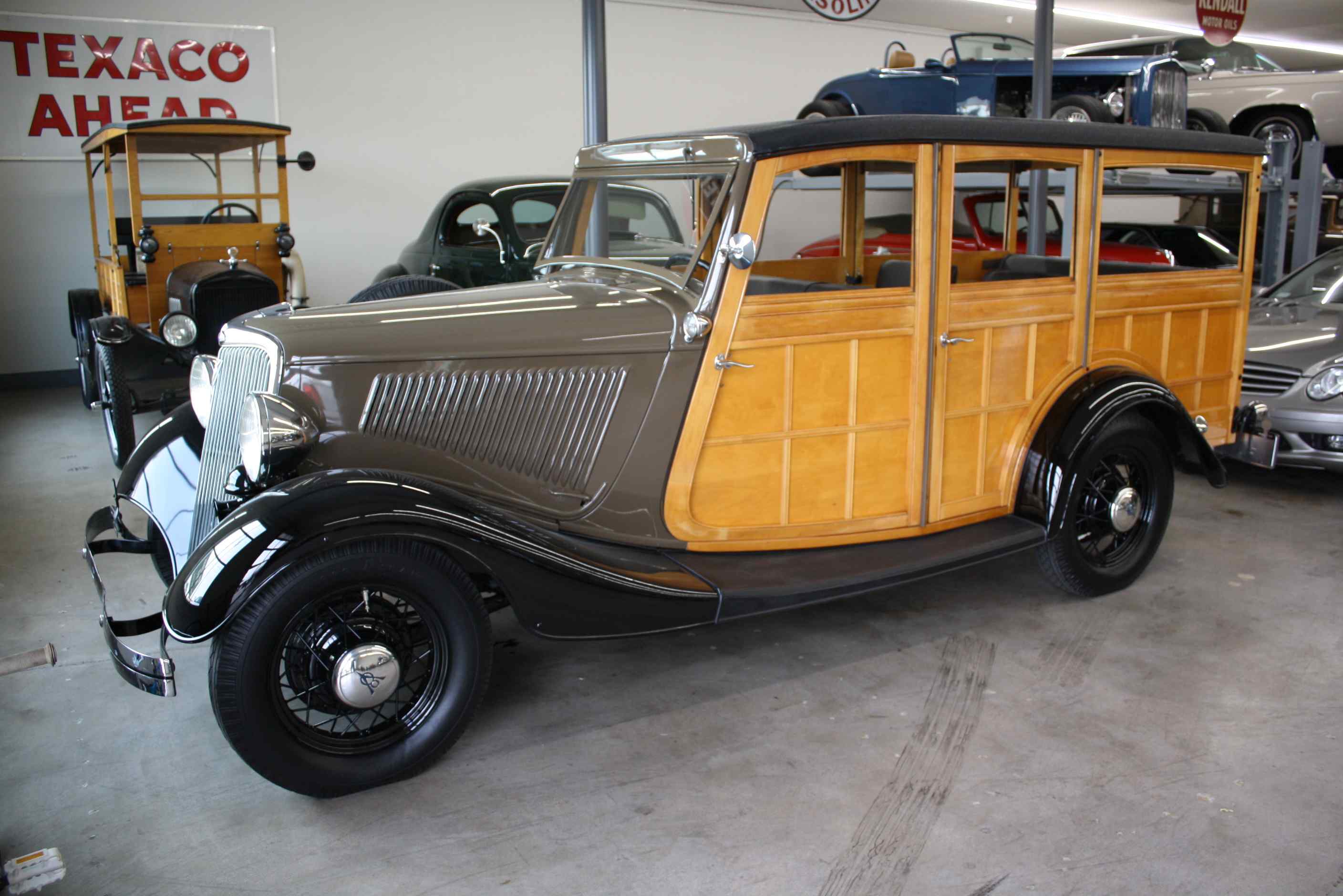 1934 Ford Woody Dearborn Award Winning Car, Grand National Senior.