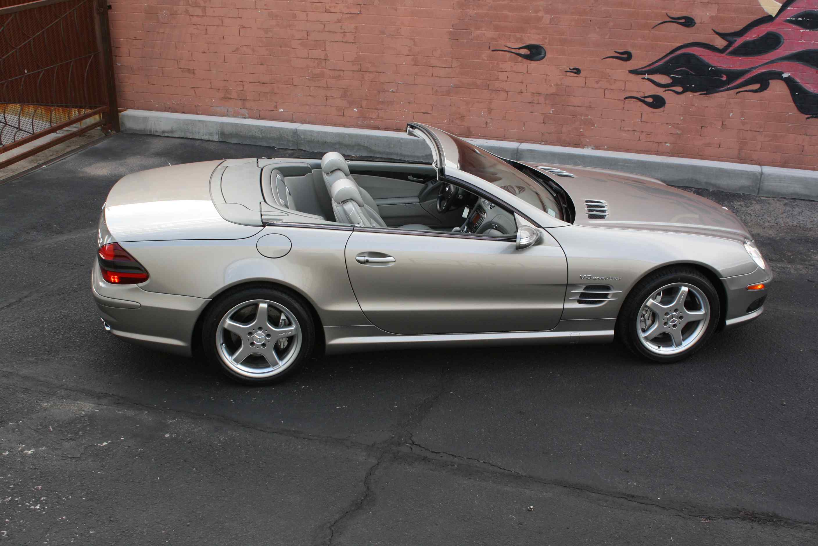 2004 Mercedes Benz SL55 AMG