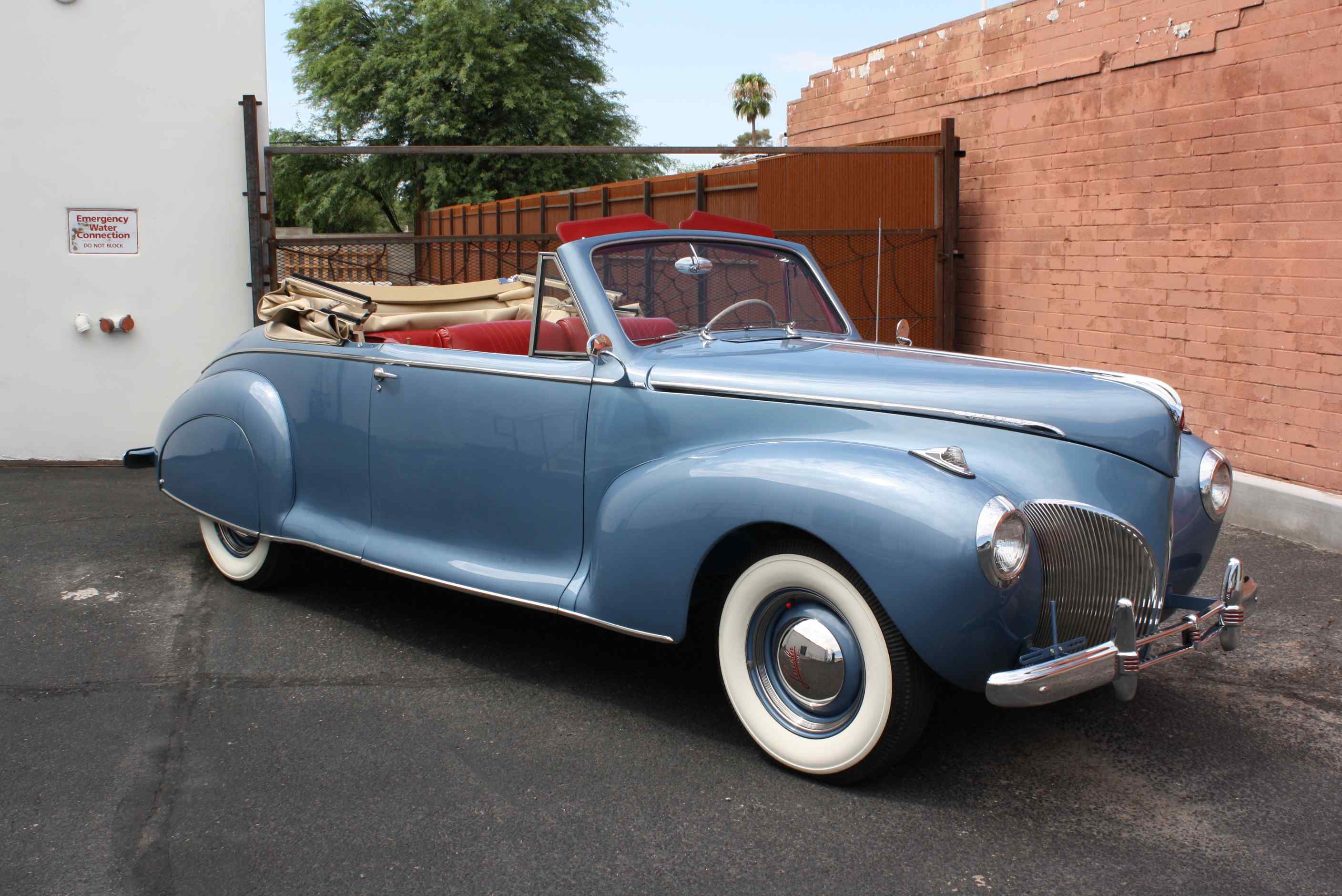 1941 Lincoln Zephyr Converible