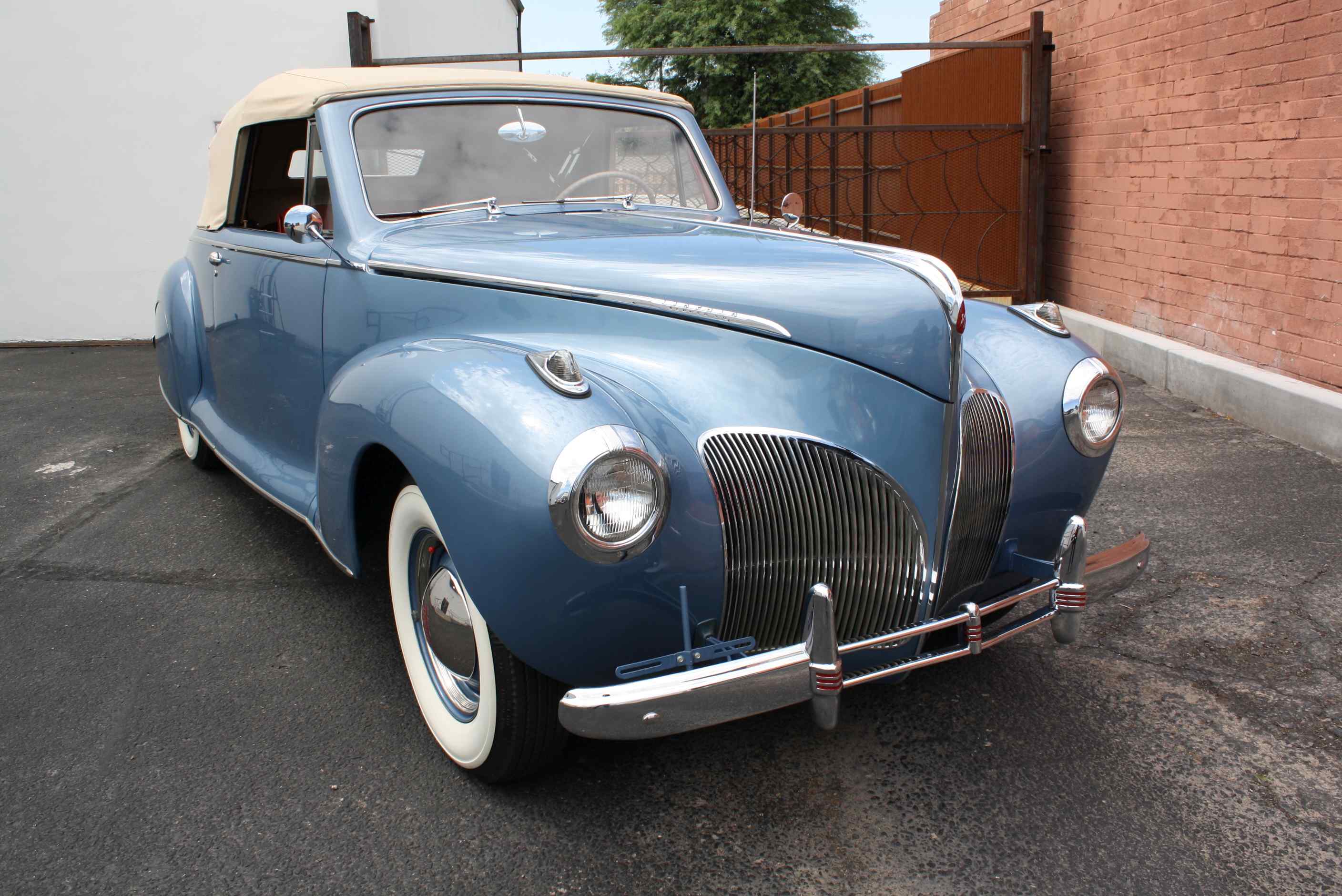 1941 Lincoln Zephyr Converible