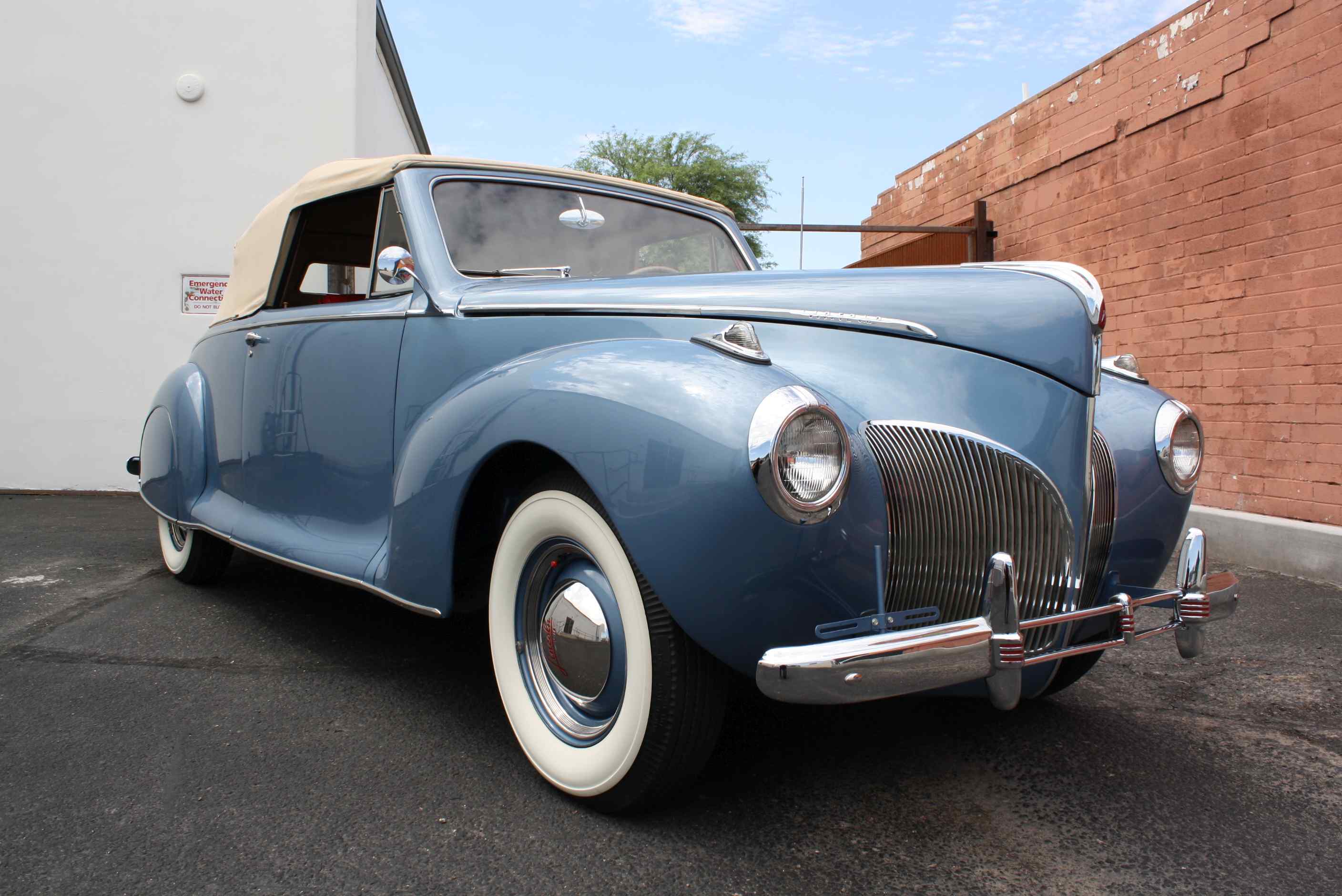 1941 Lincoln Zephyr Converible
