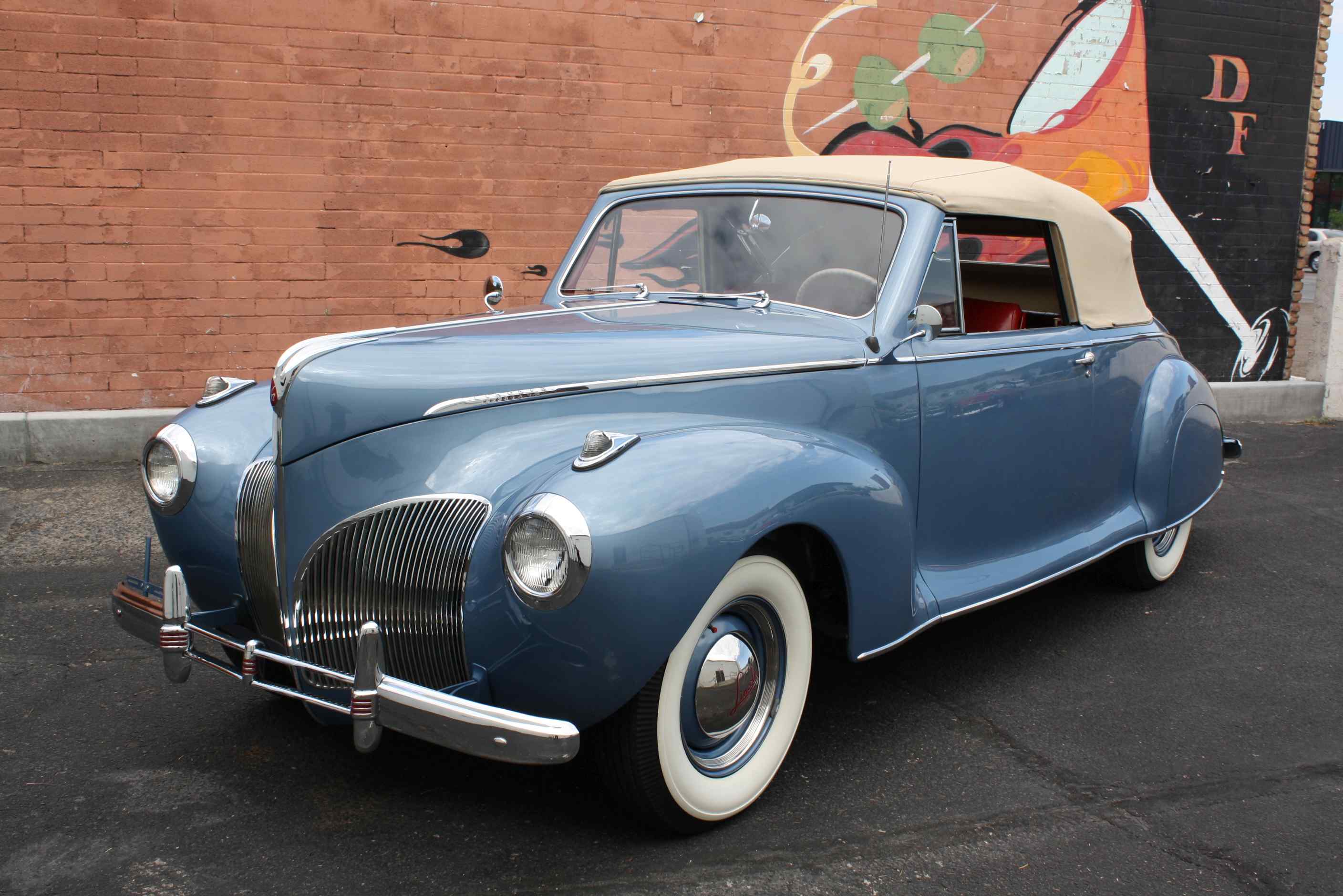 1941 Lincoln Zephyr Converible