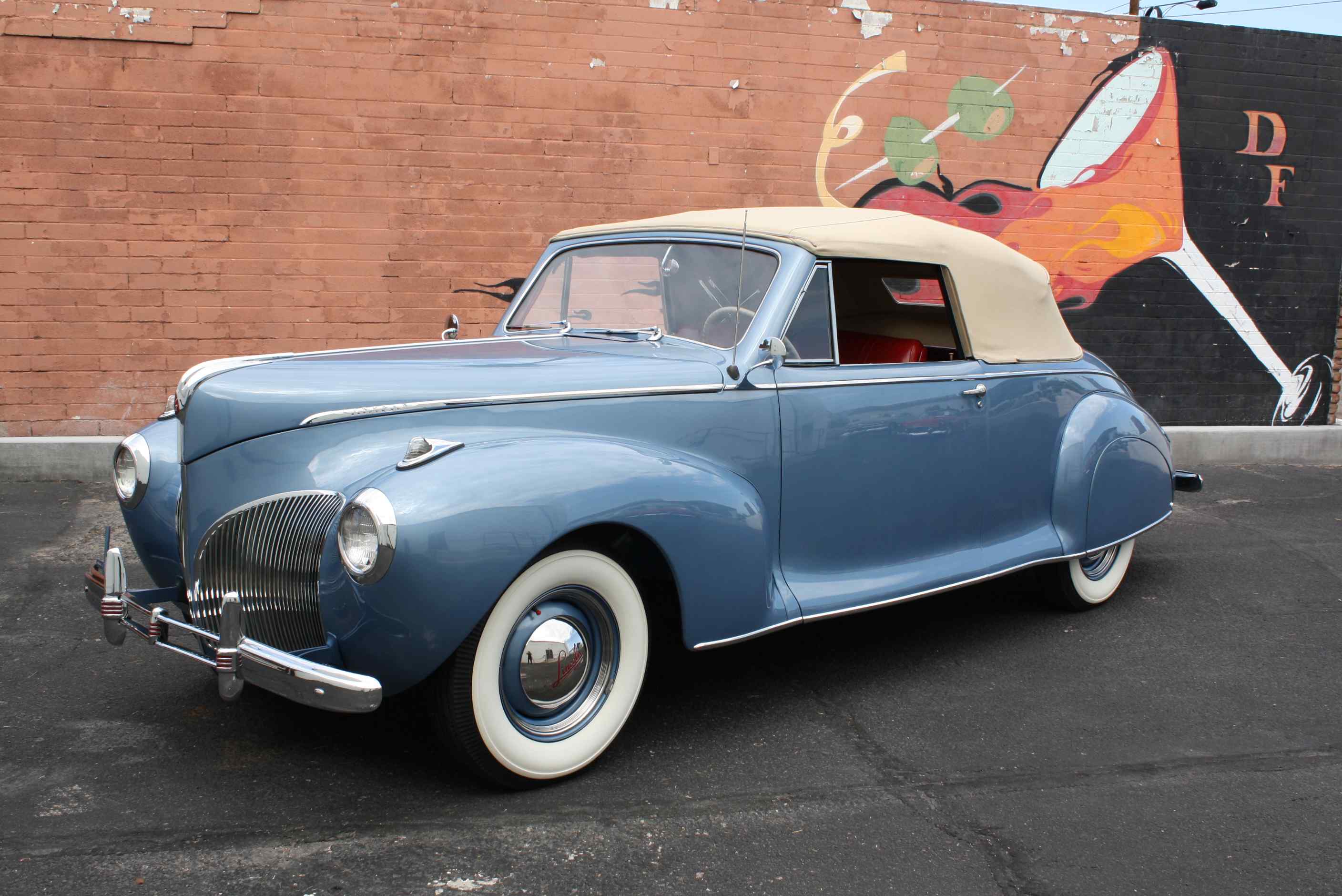 1941 Lincoln Zephyr Converible