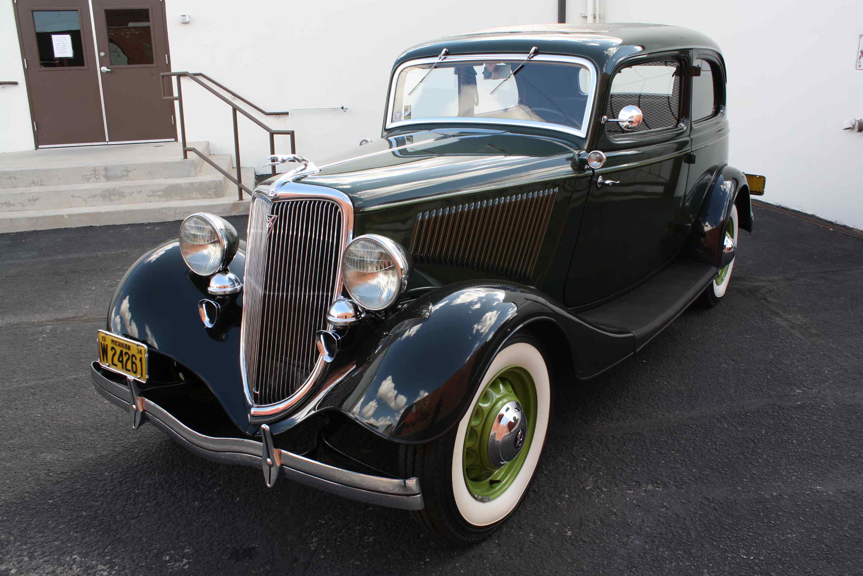 1934 Ford Deluxe Victoria