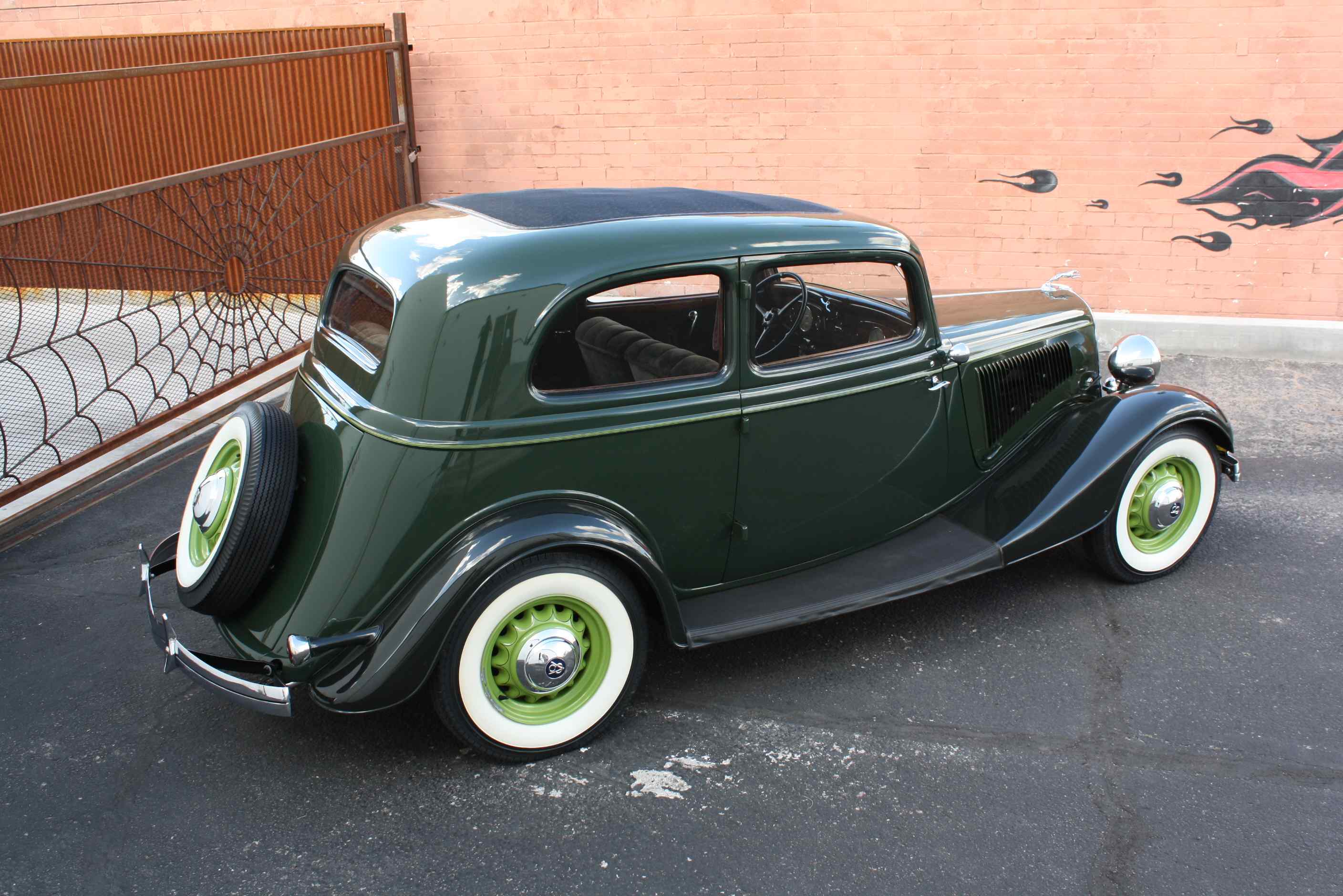 1934 Ford Deluxe Victoria