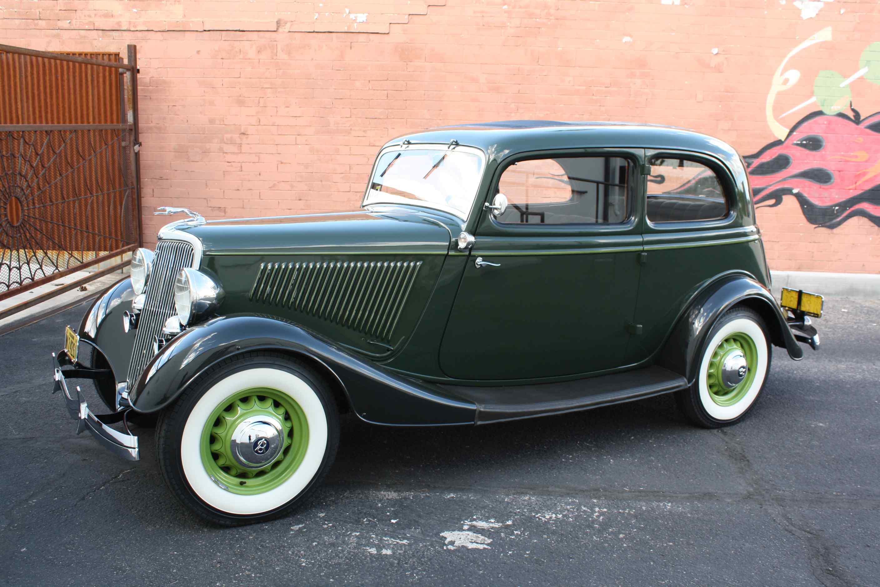 1934 Ford Deluxe Victoria