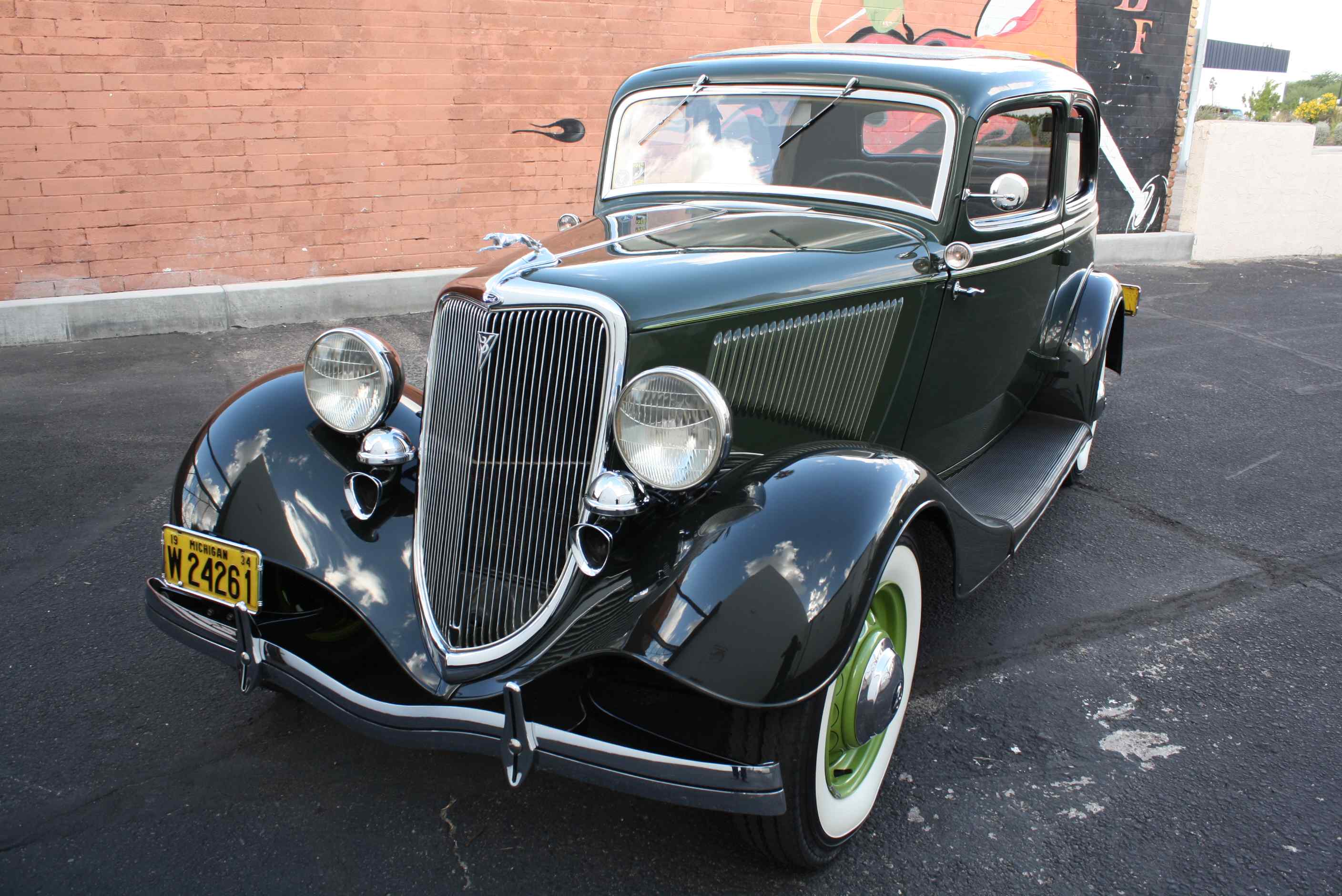 1934 Ford Deluxe Victoria