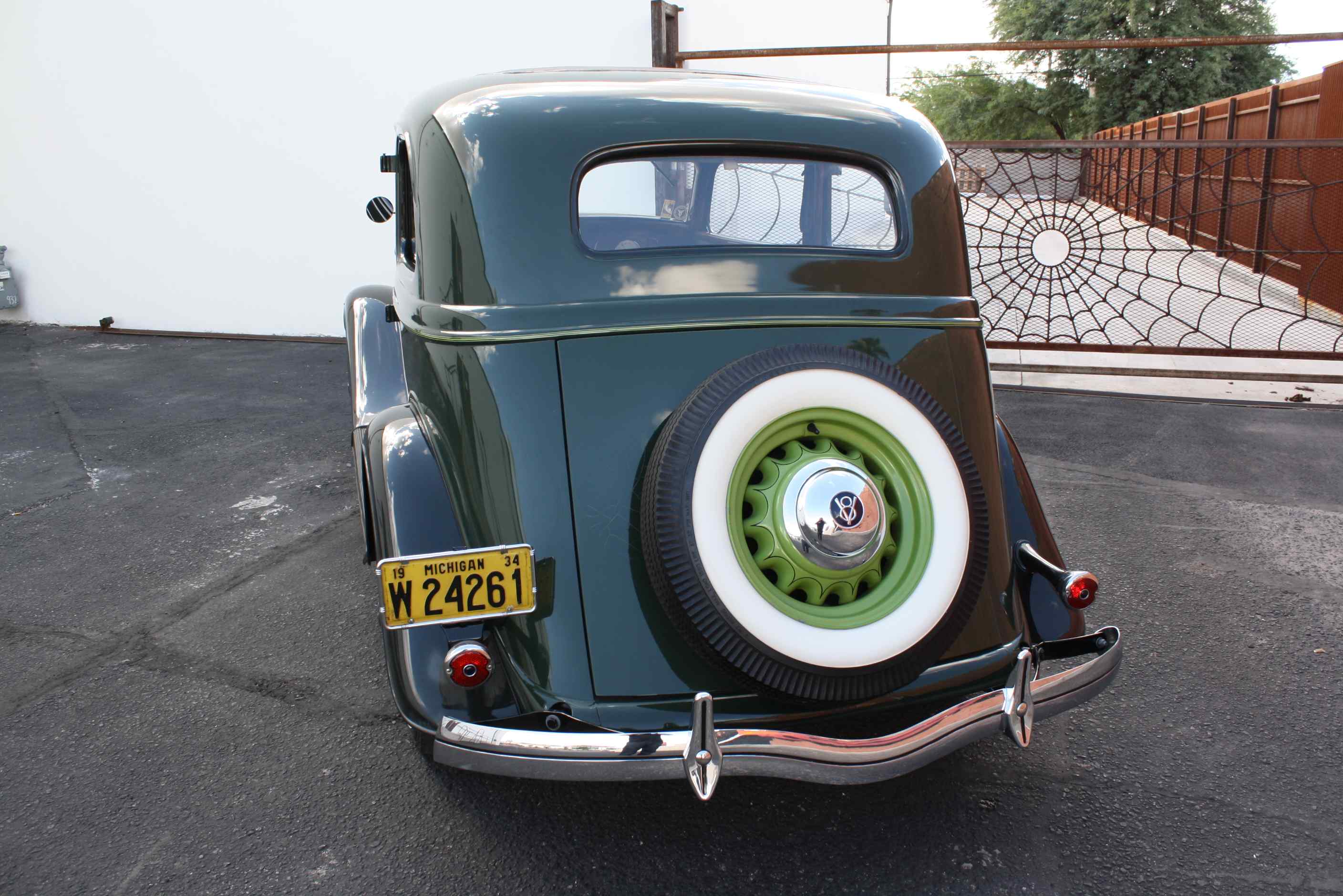 1934 Ford Deluxe Victoria