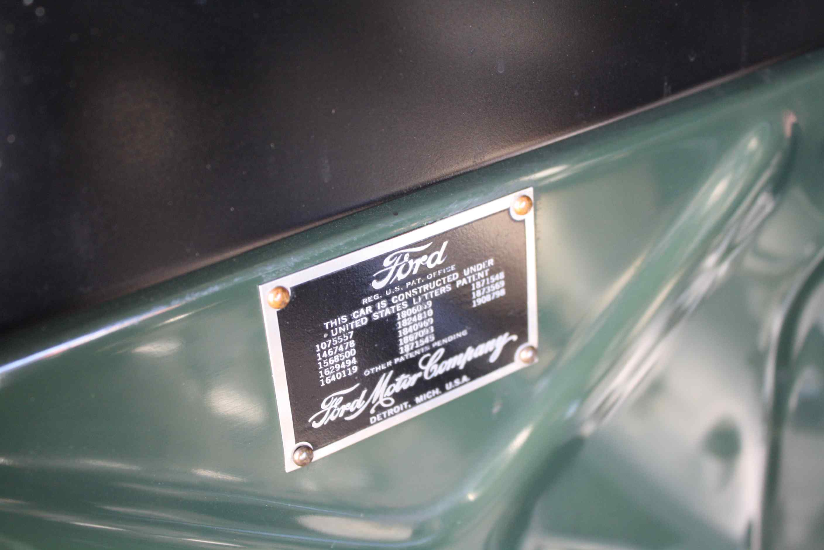 1934 Ford Deluxe Victoria