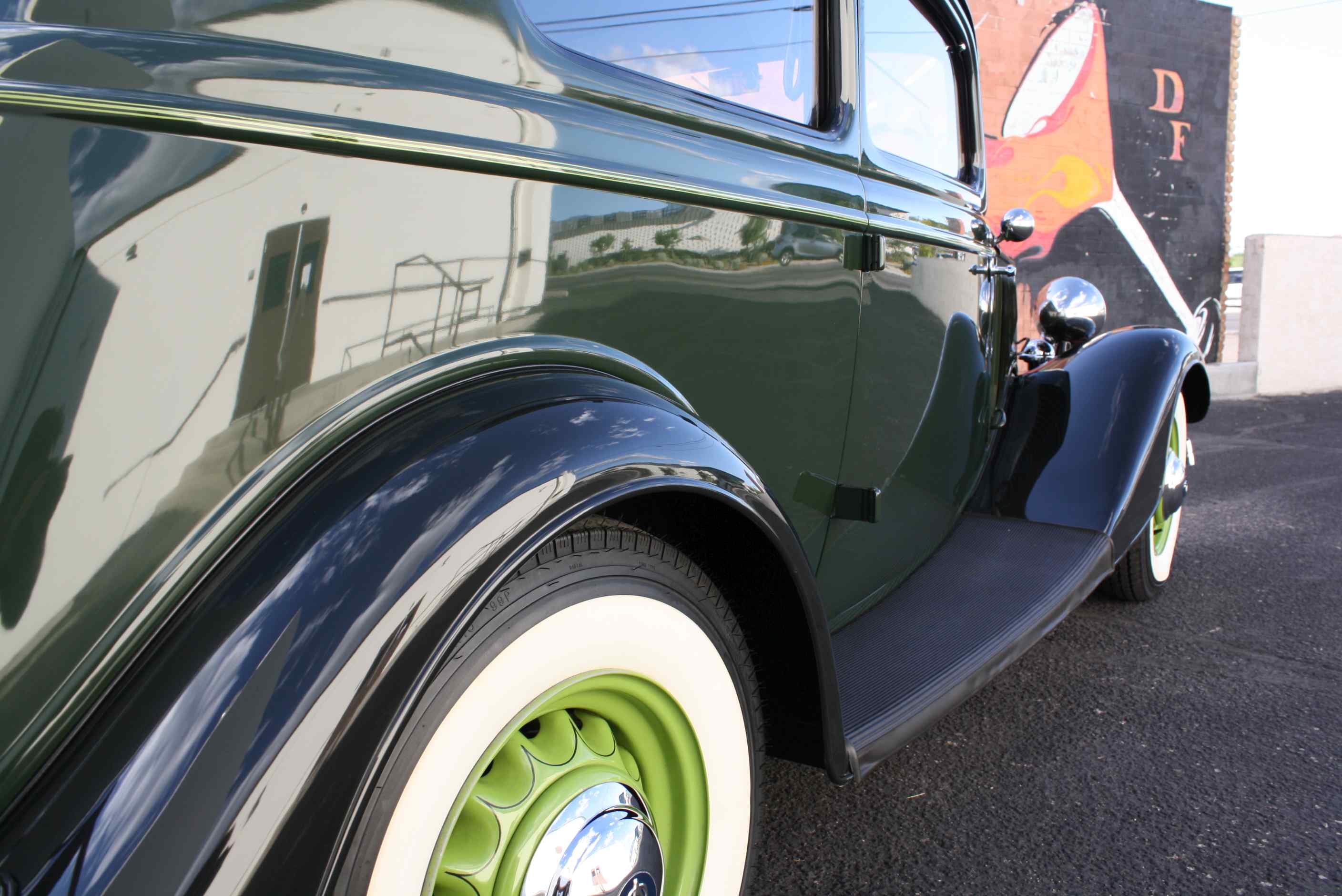 1934 Ford Deluxe Victoria