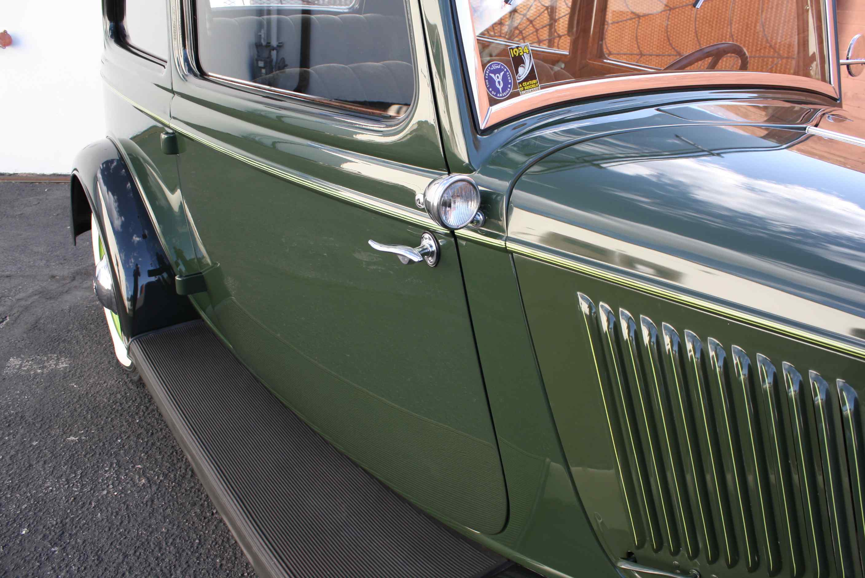 1934 Ford Deluxe Victoria