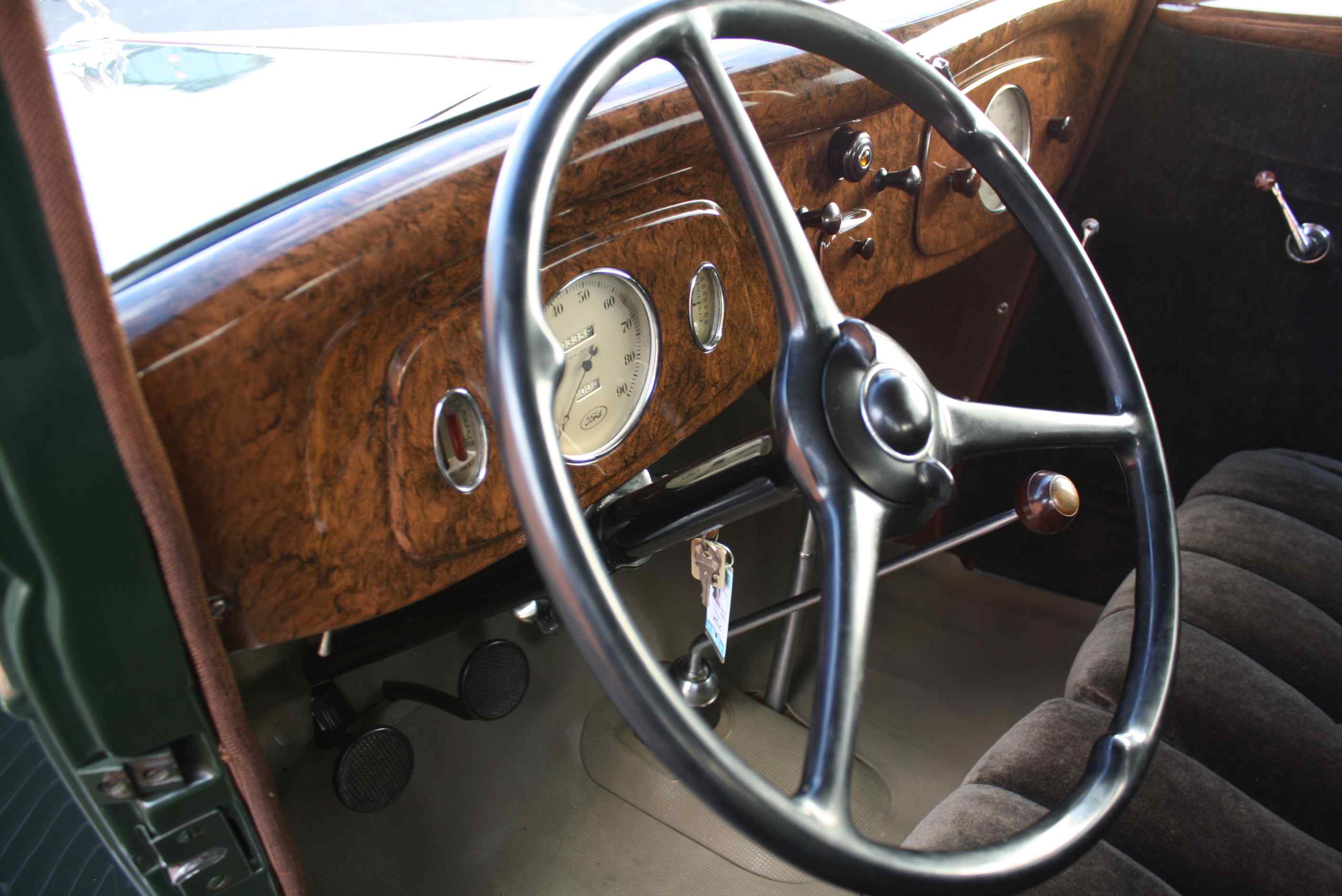 1934 Ford Deluxe Victoria