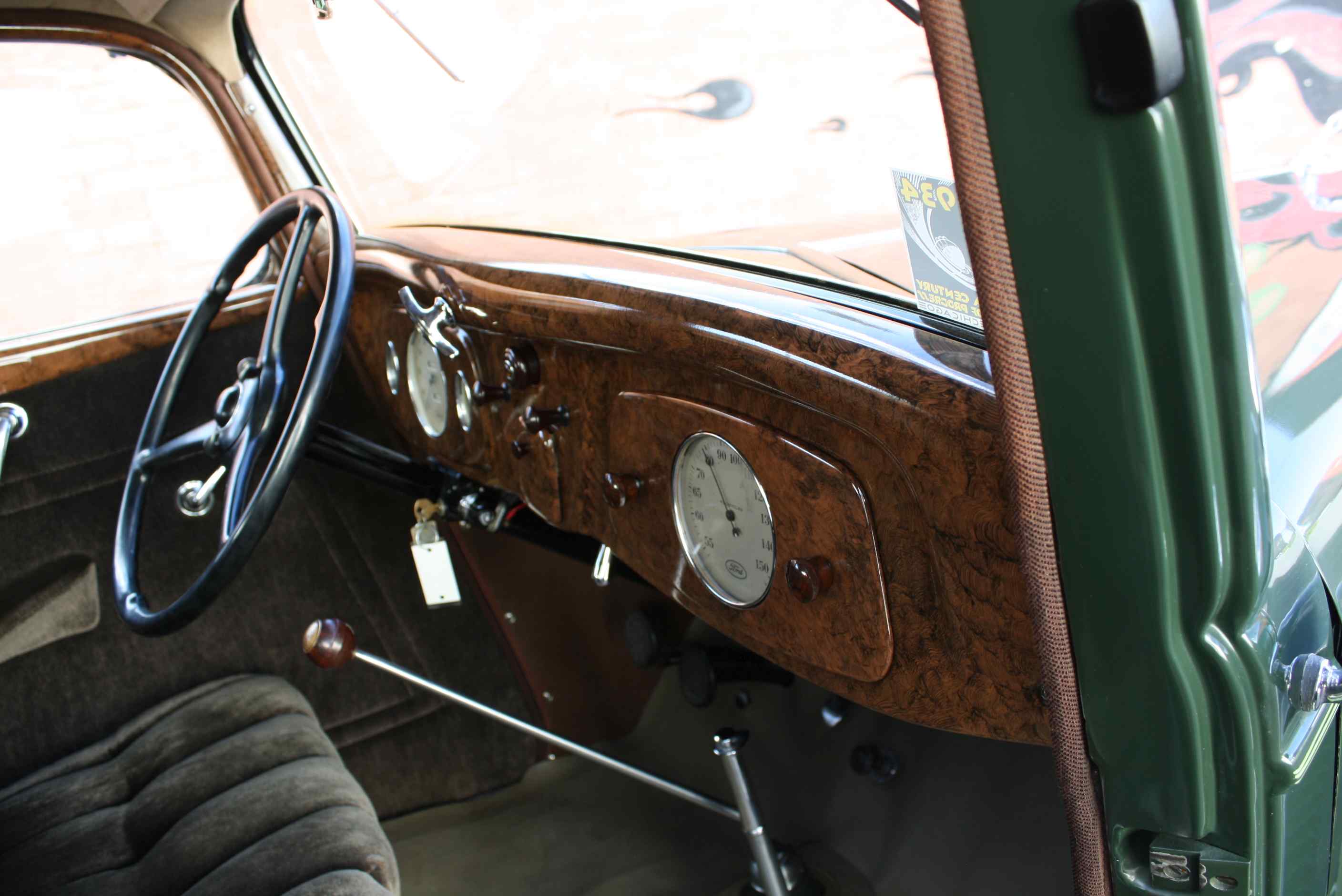 1934 Ford Deluxe Victoria