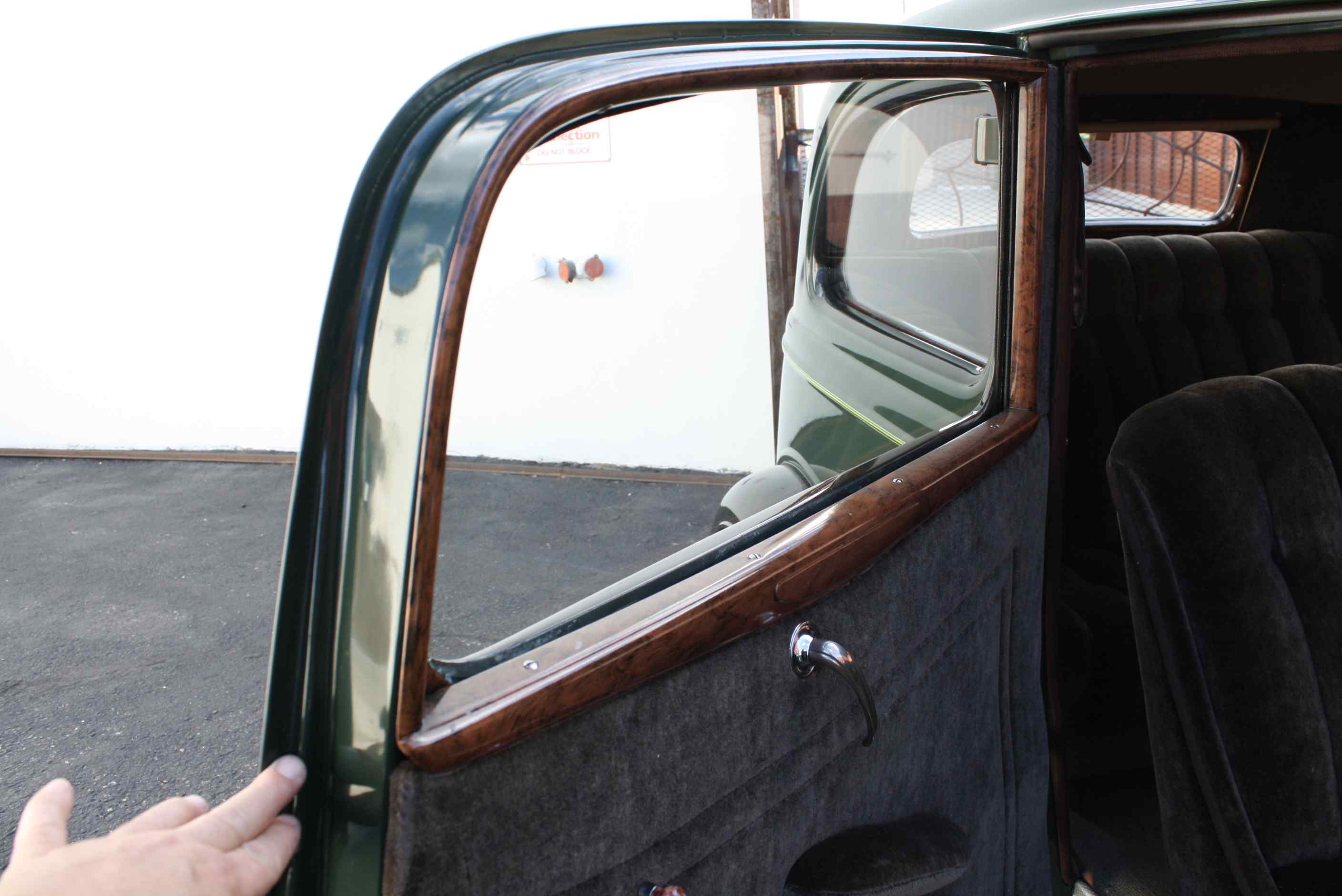 1934 Ford Deluxe Victoria