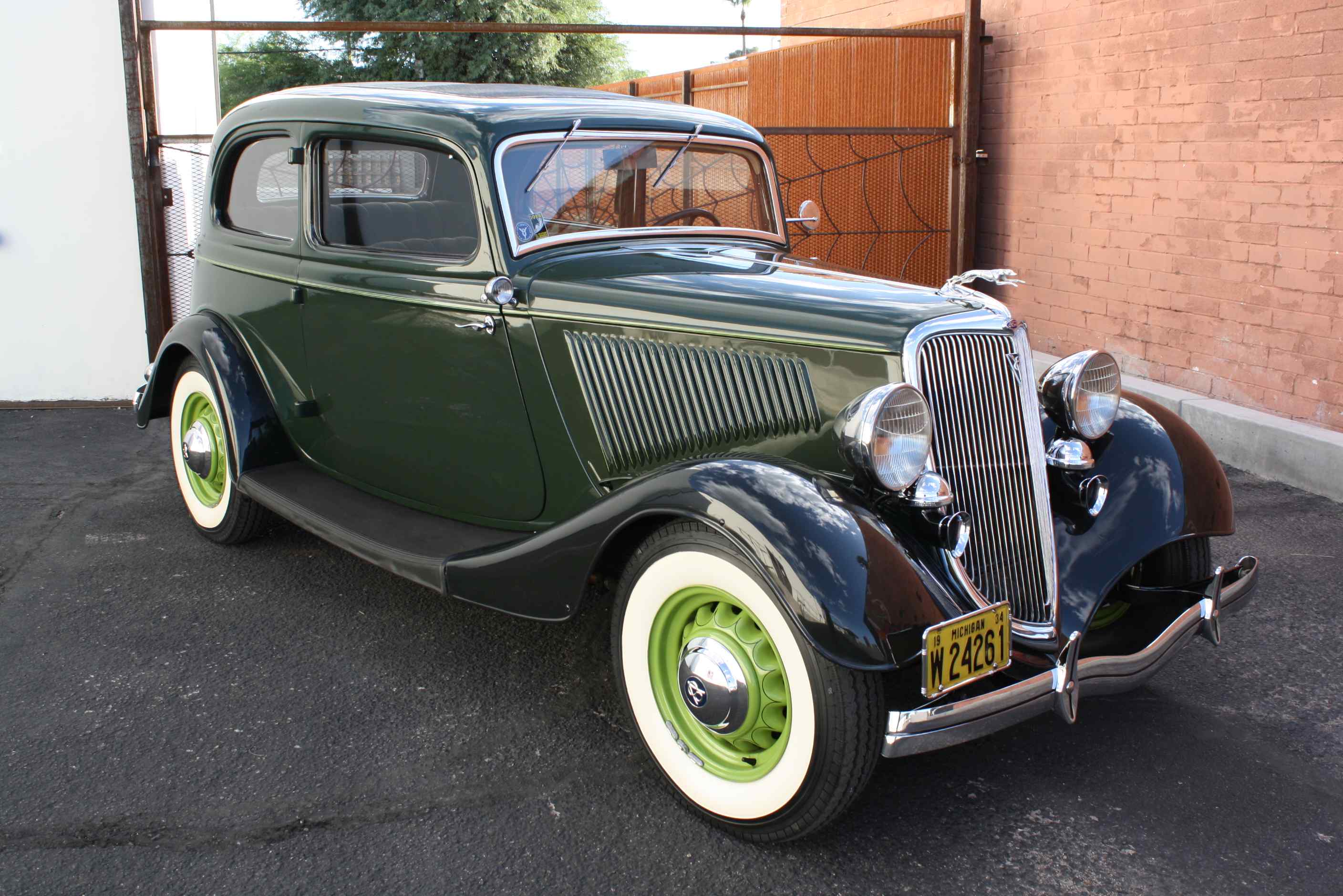 1934 Ford Deluxe Victoria
