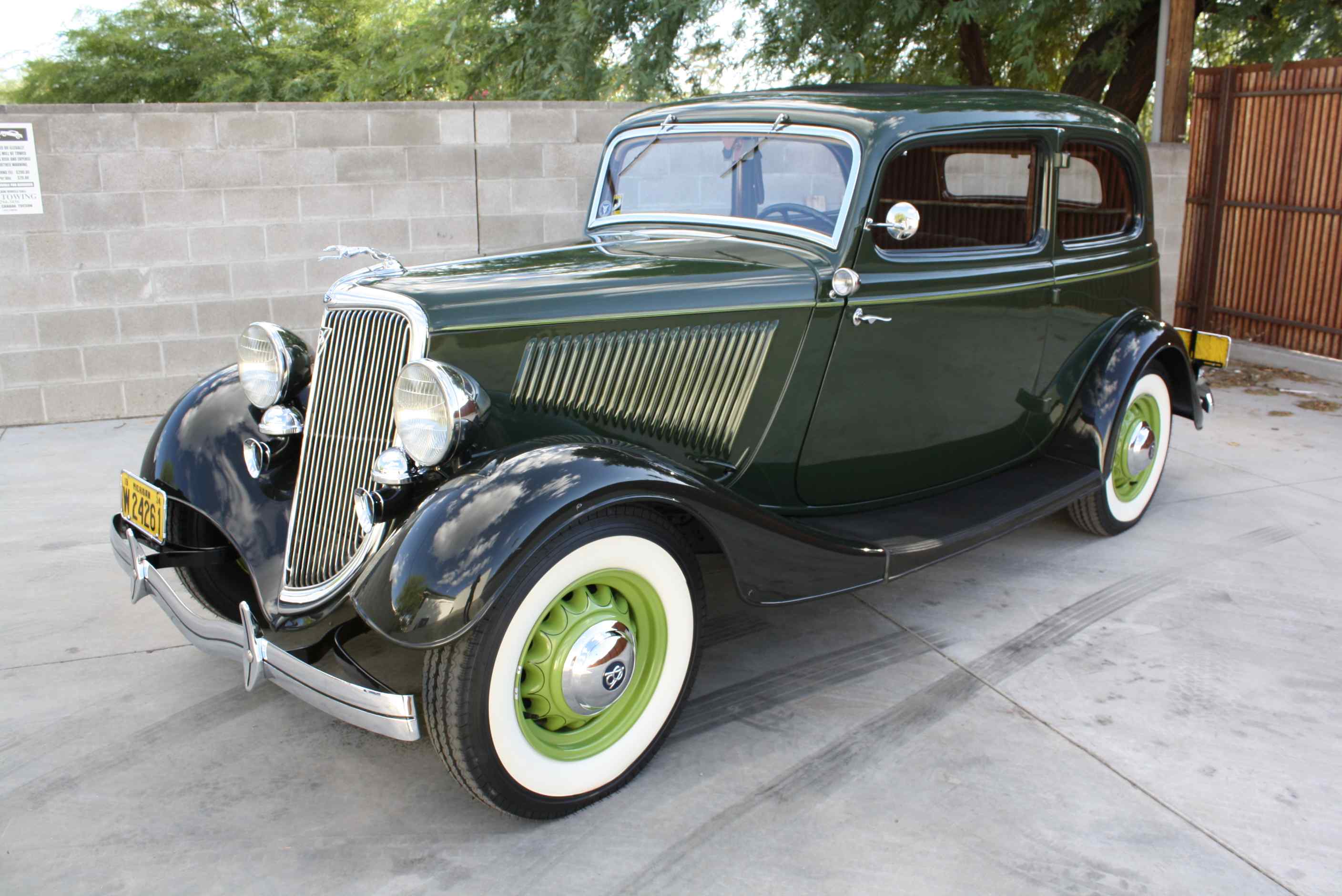 1934 Ford Deluxe Victoria