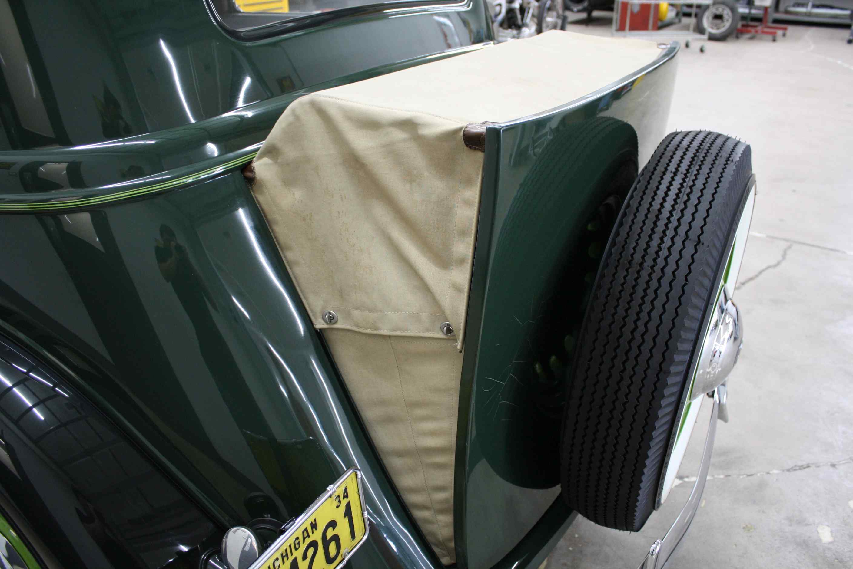 1934 Ford Deluxe Victoria